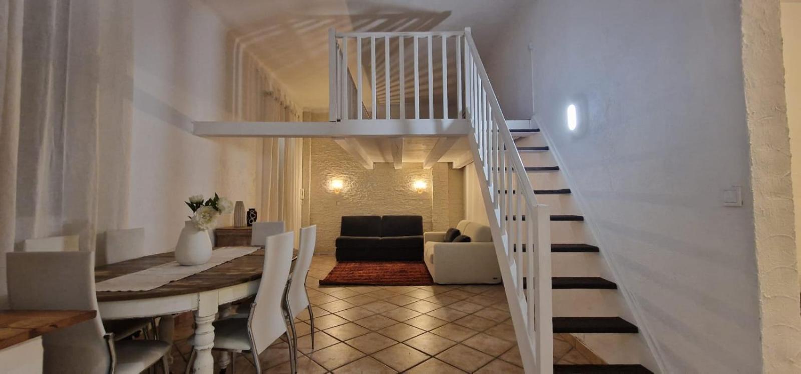 Sunset Atypical With Air Conditioning *