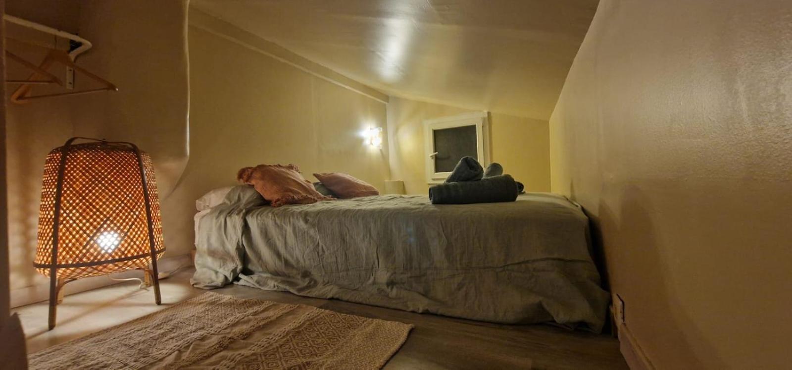 Sunset Atypical With Air Conditioning * Nice