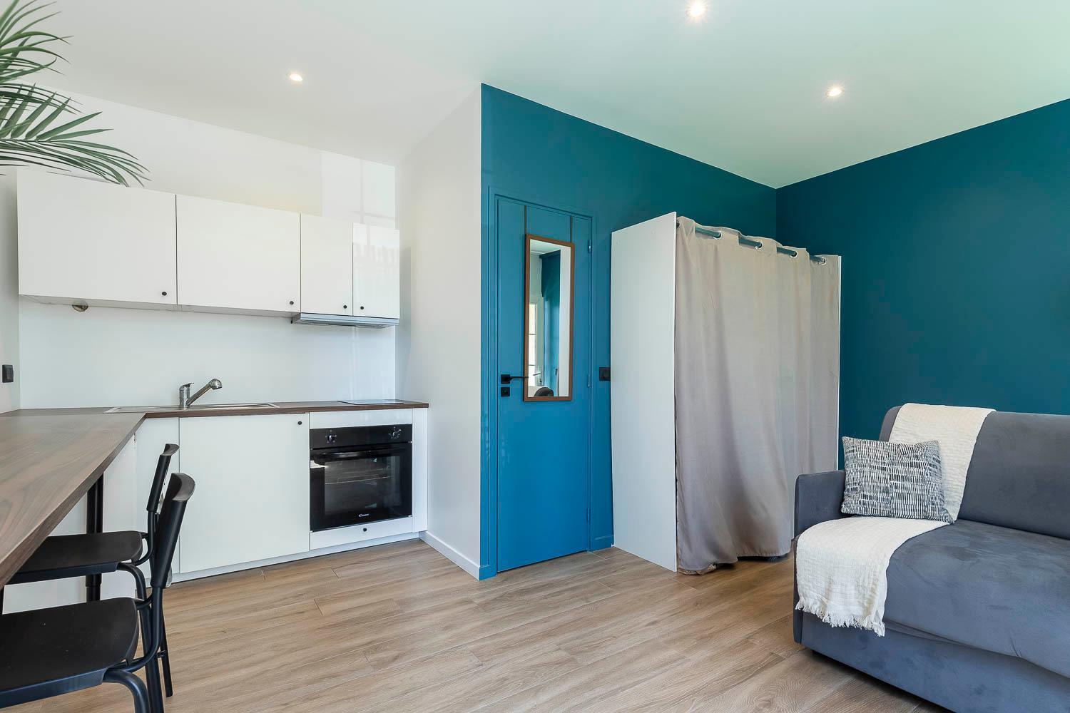 Maska - Avec Terrasse Proche Et Aeroport De *