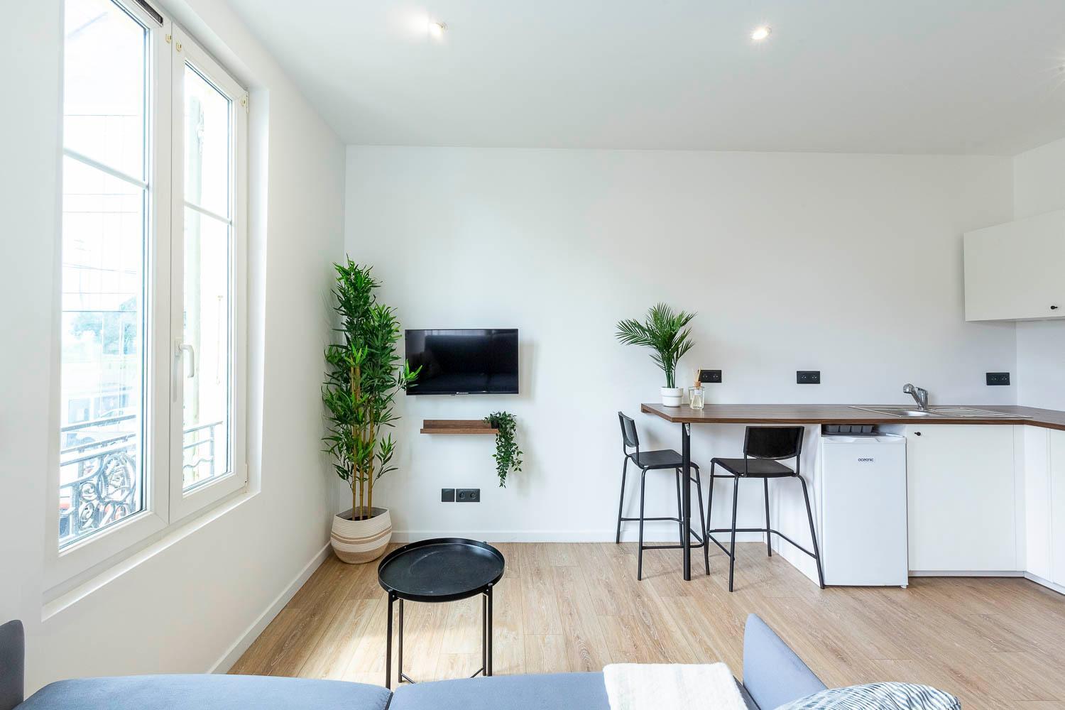 Maska - Avec Terrasse Proche Et Aeroport De *