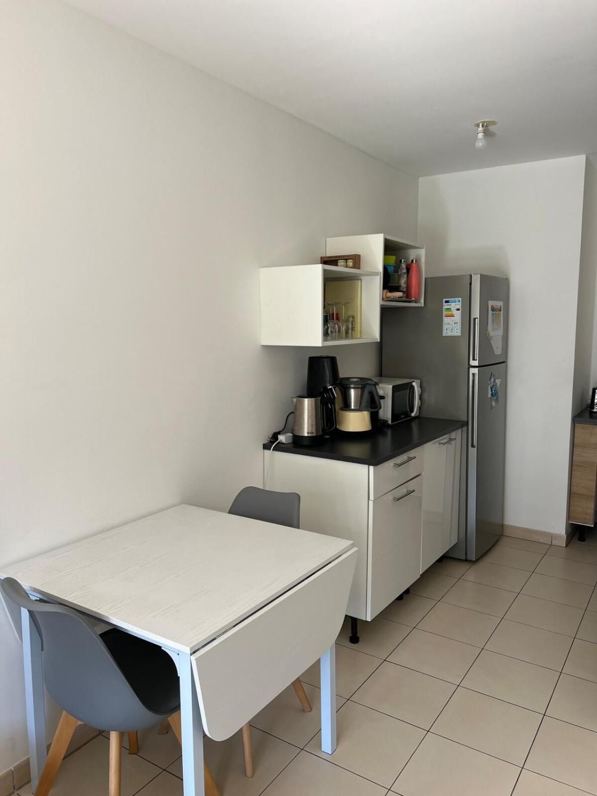 2p Quiet, Tram, Convenient Apartment