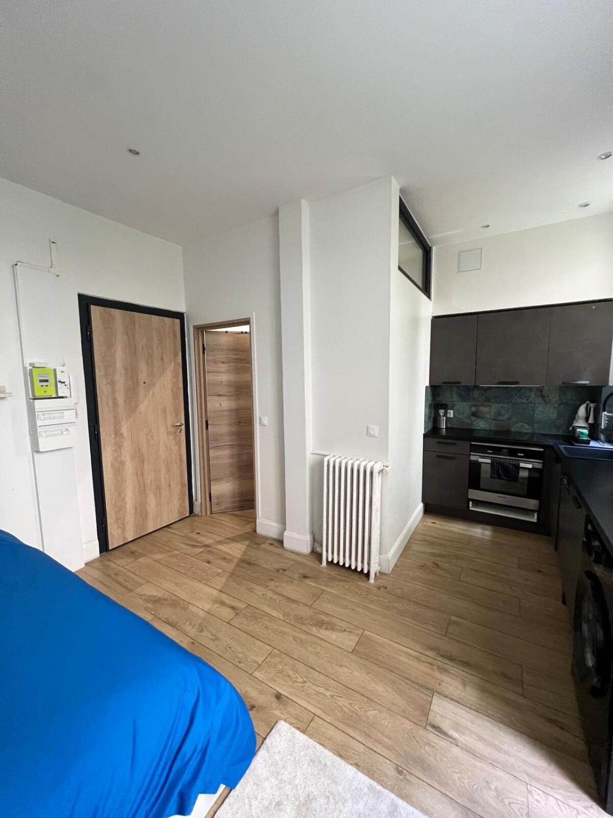 Stylish And Cozy In Apartment *