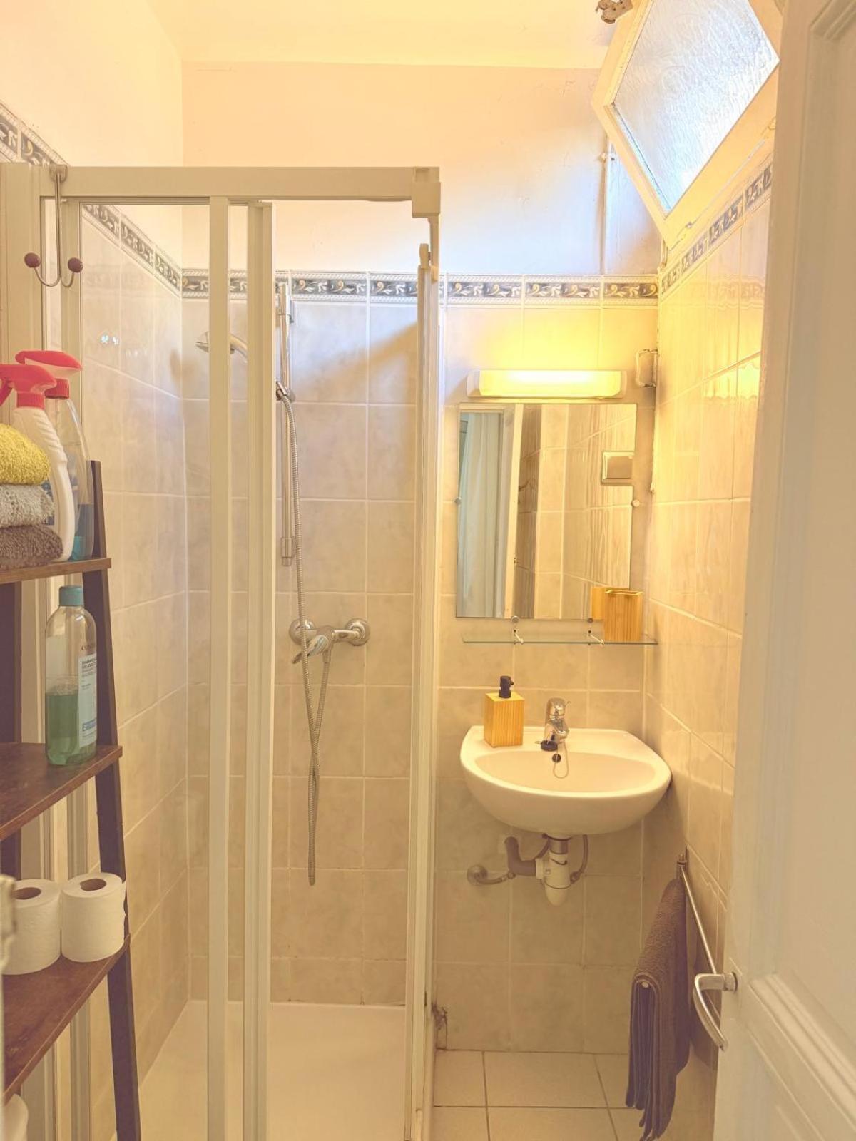 3 Pieces Pres Du Port De Nice