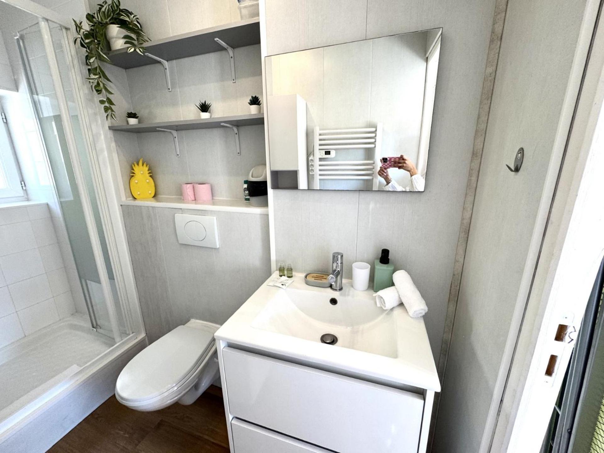 Riviera - Les Toits D Augustin - Bright With A C - Old Town