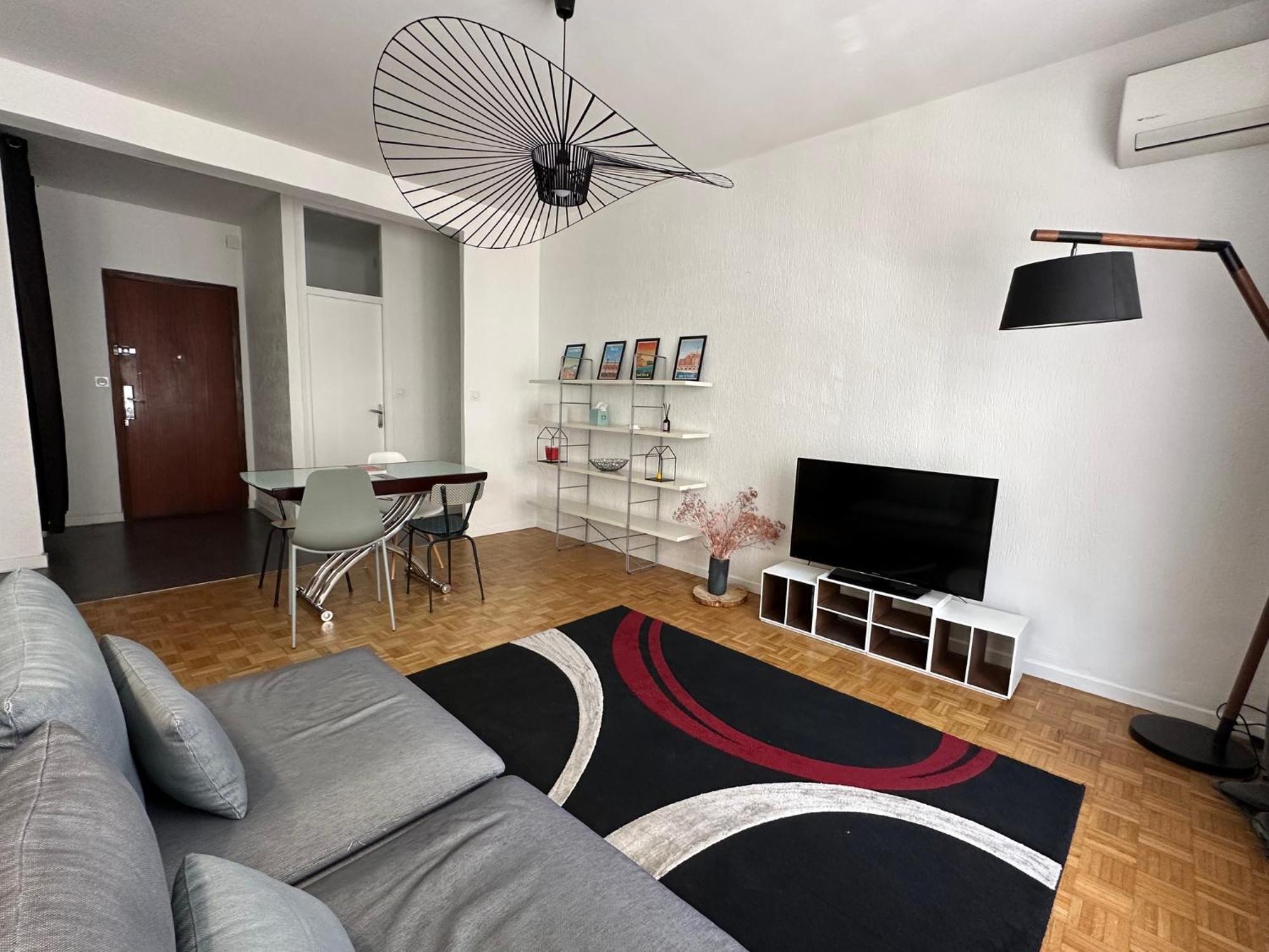 T2 53m2 Quartier Liberation Proche Arret De Tram * Nice