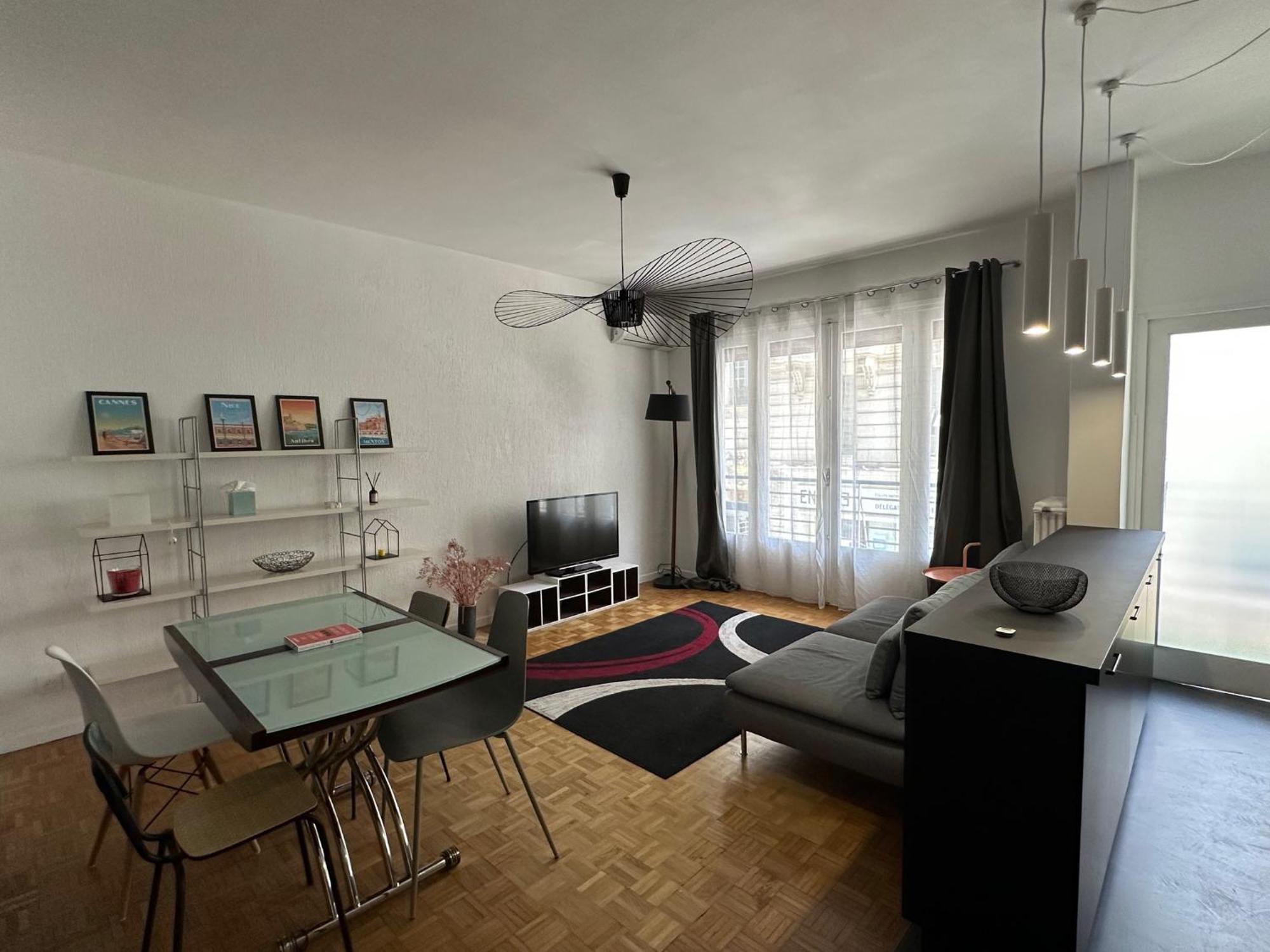 Apartment T2 53m2 Quartier Liberation Proche Arret De Tram