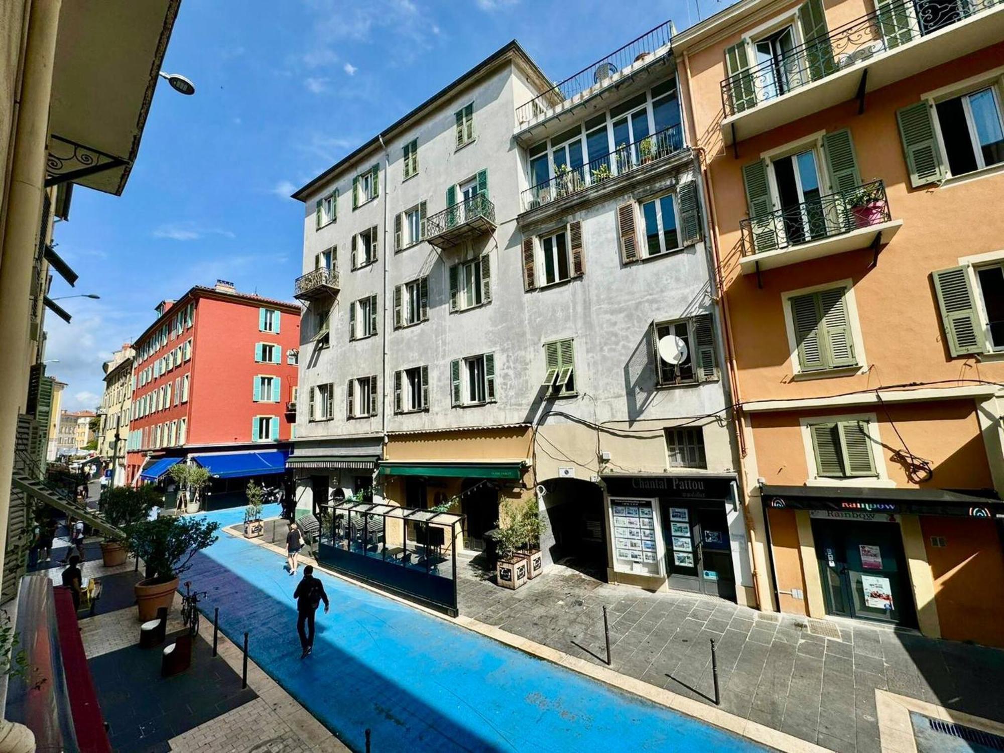 Port Bonaparte Place Du Pin *