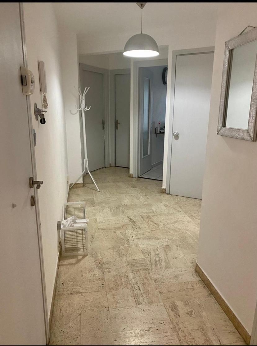 3 Pieces Calme 5 Mn Port Apartment *