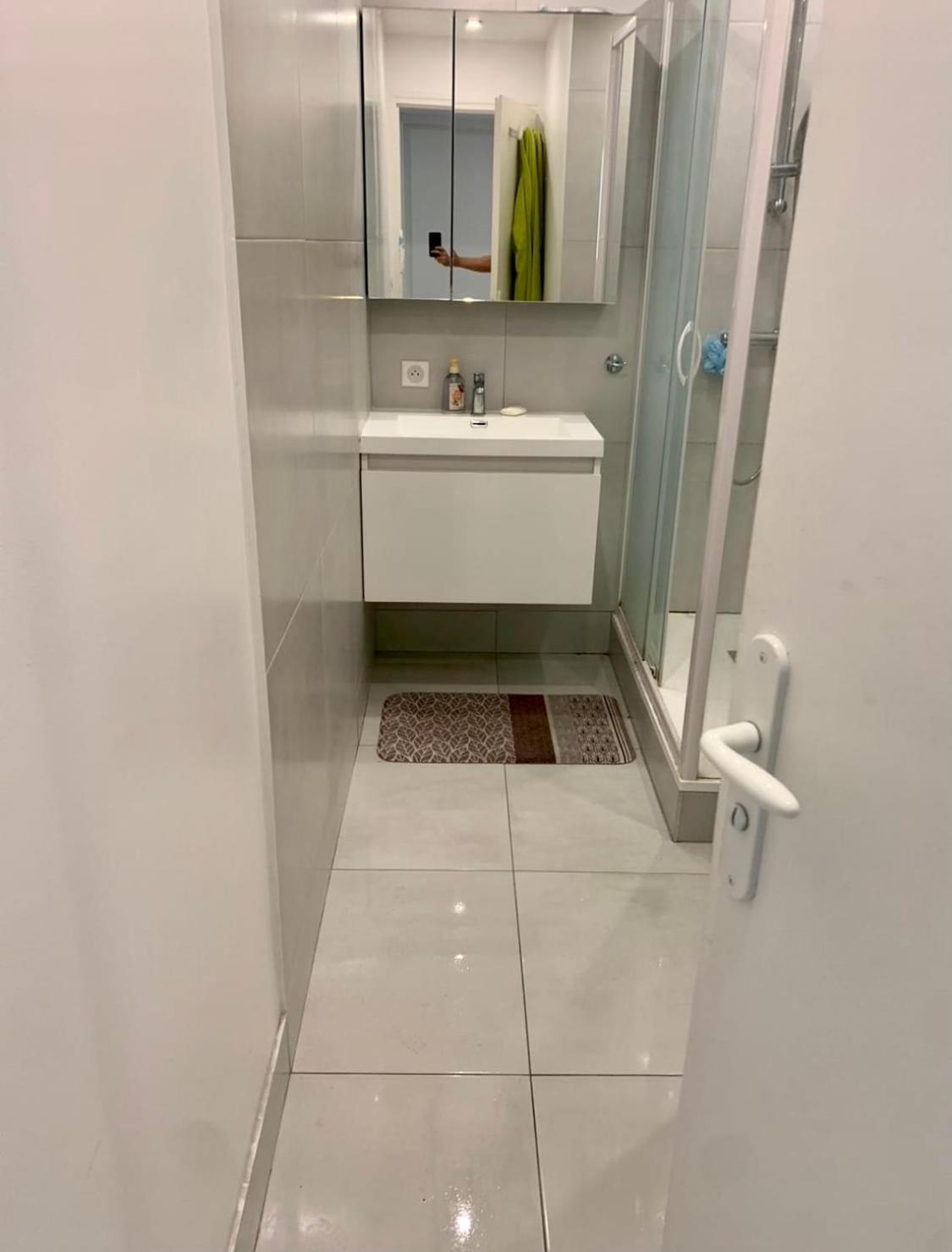 Big 20 Min From * Nice