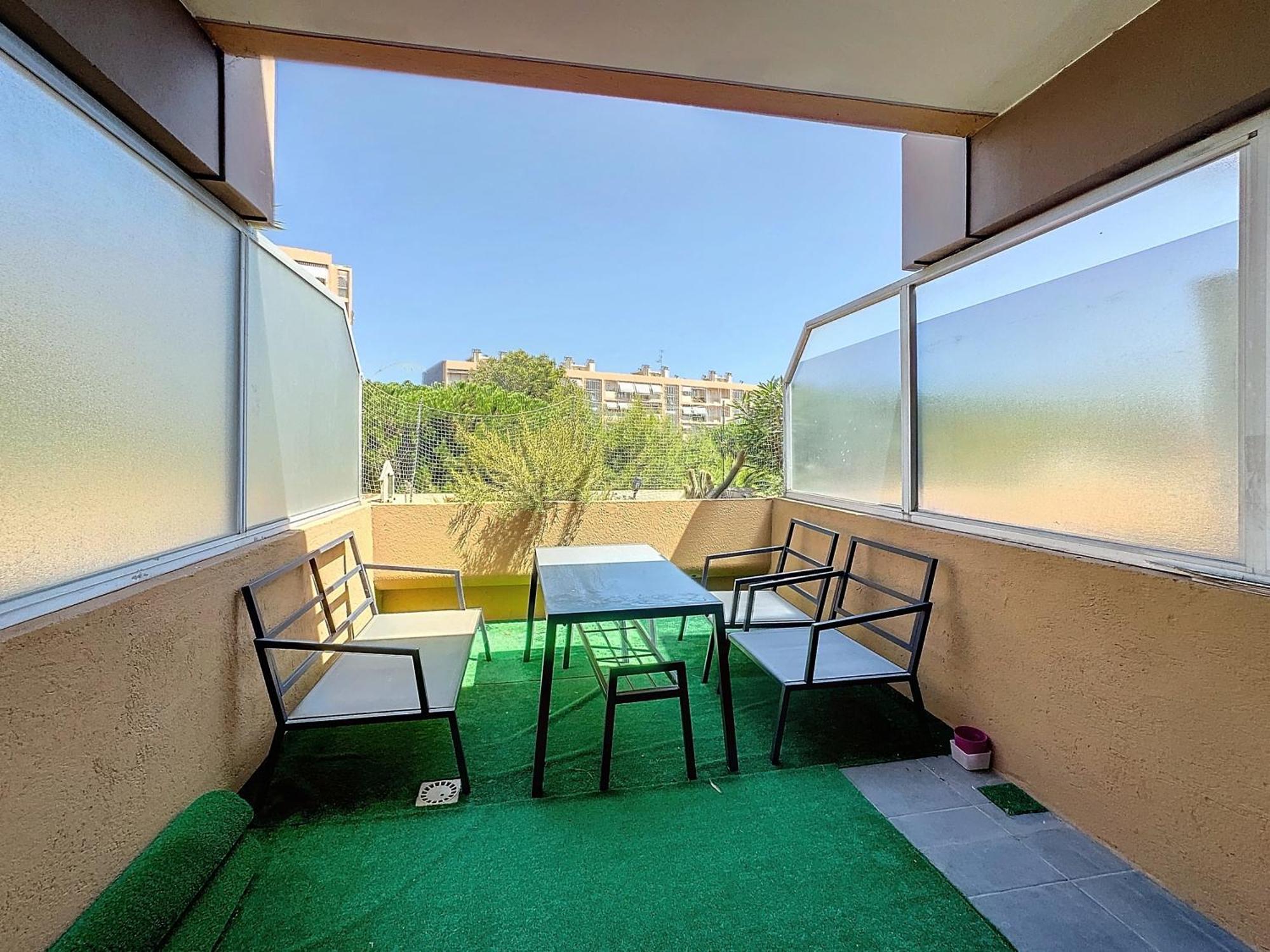 La Brise Apartment *