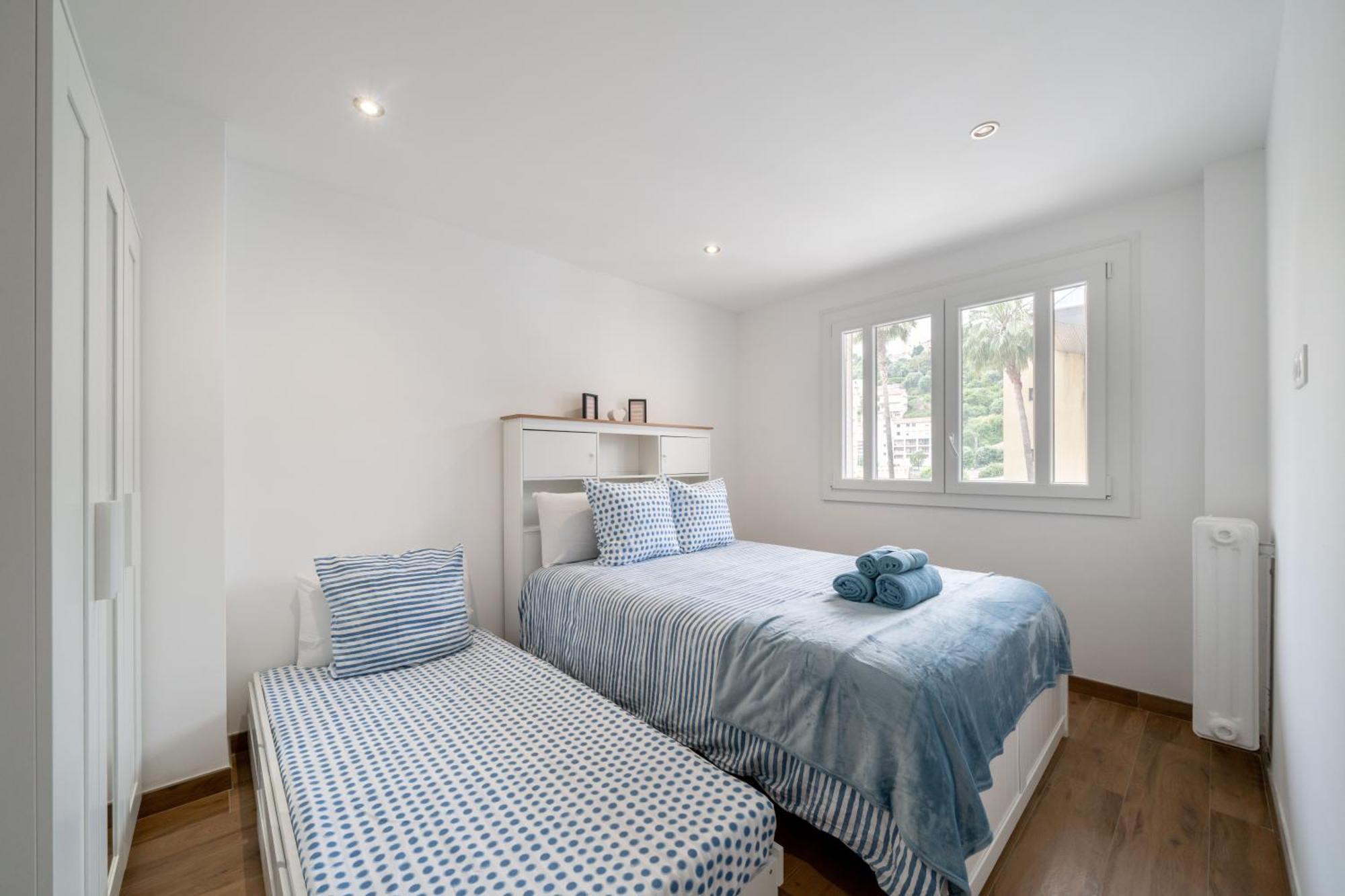 Modern Apartment, Steps From Tramway Apartment *