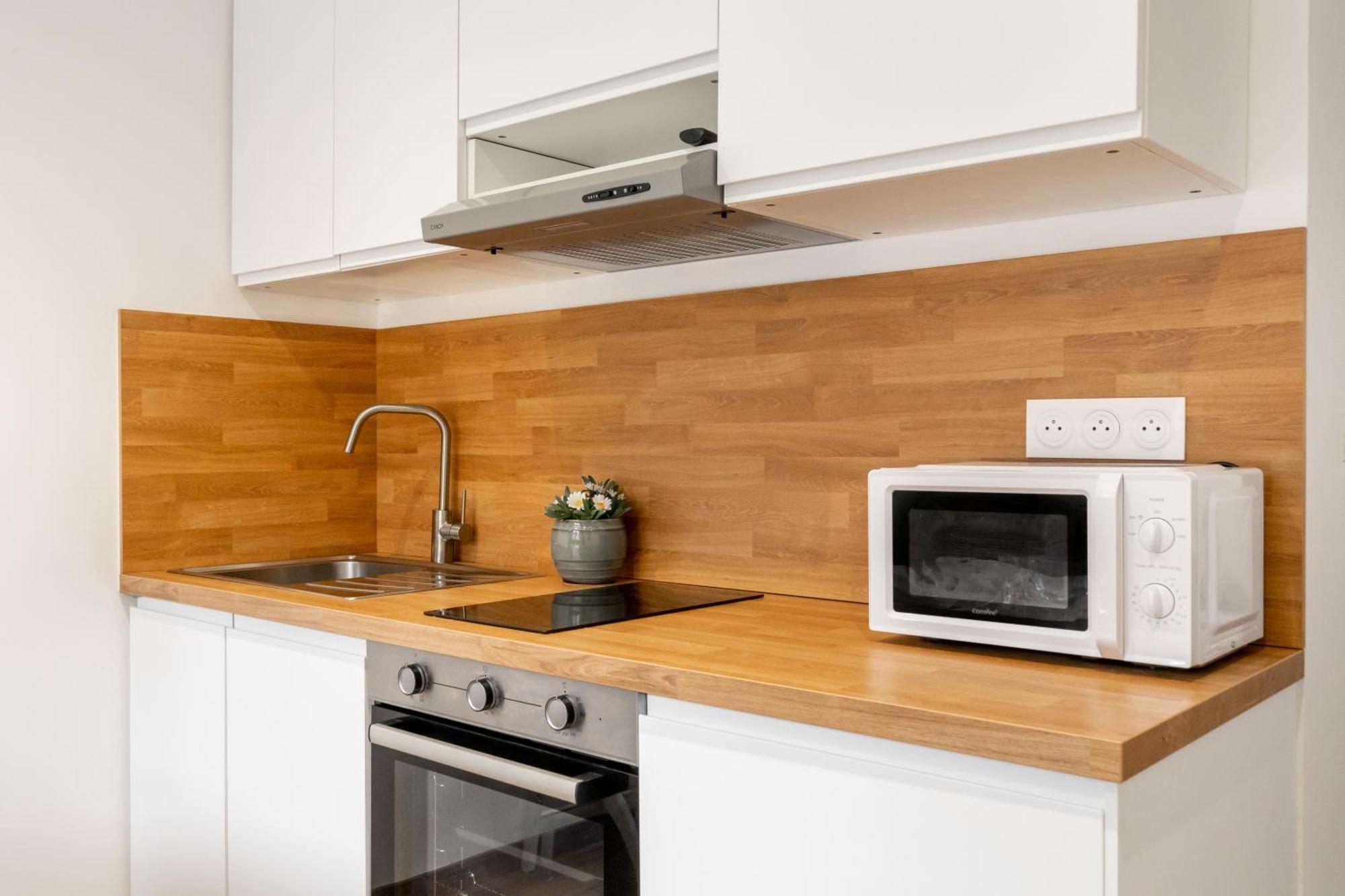 Apartment Modern Apartment, Steps From Tramway *