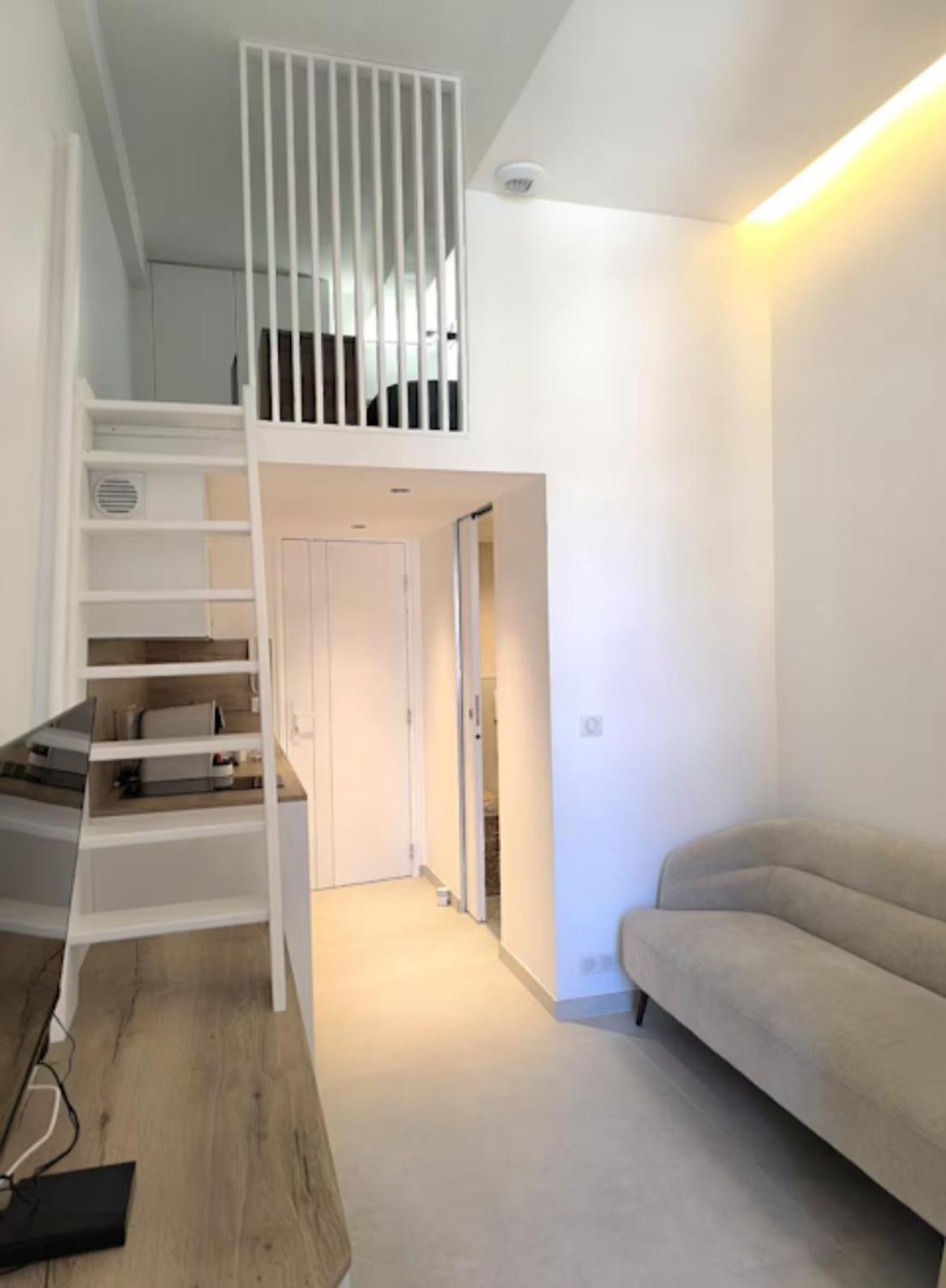 Nid Perche Avec Apercu A Pied ! *