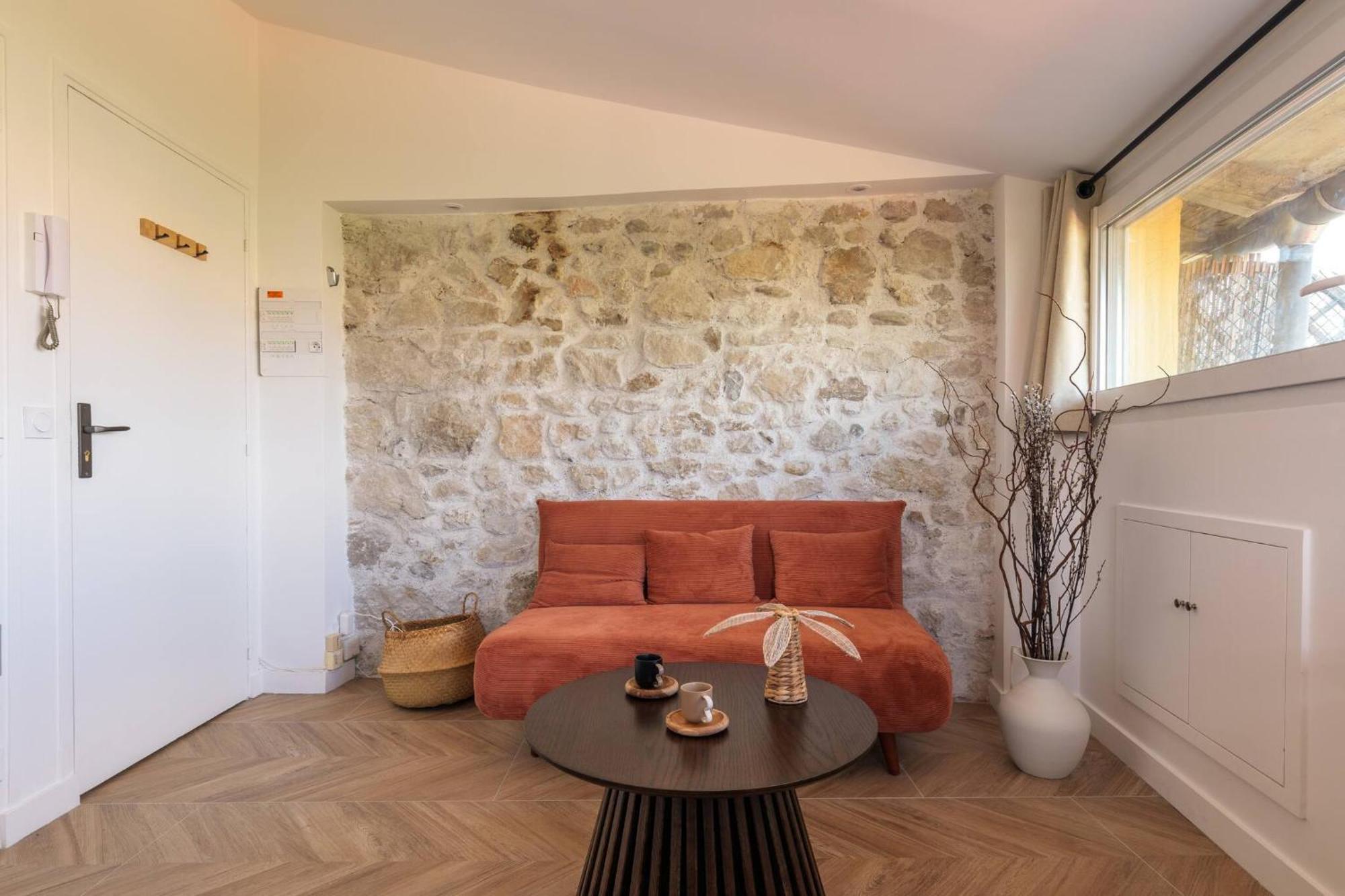 12, Boulevard Jean Jaures - * Nice