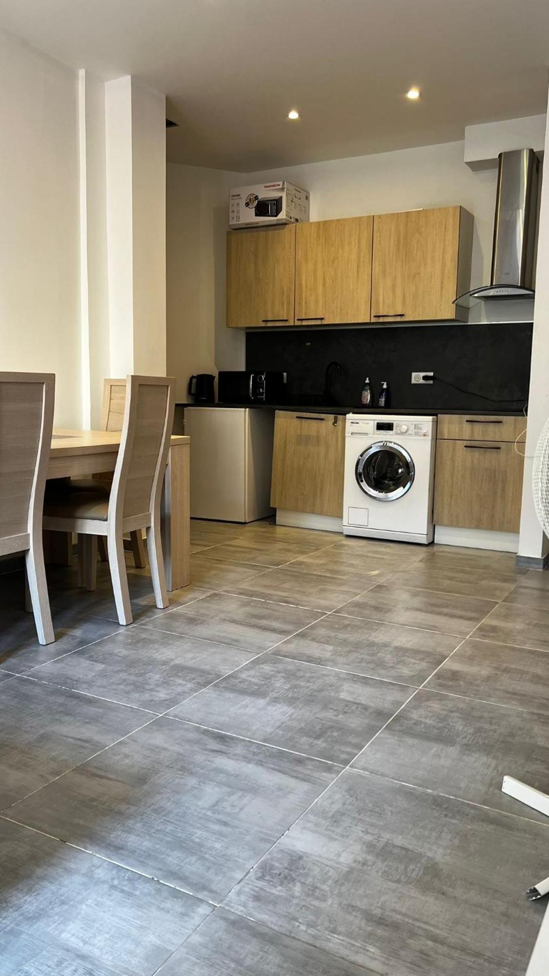 One Bedroom Near Train Station Nice
