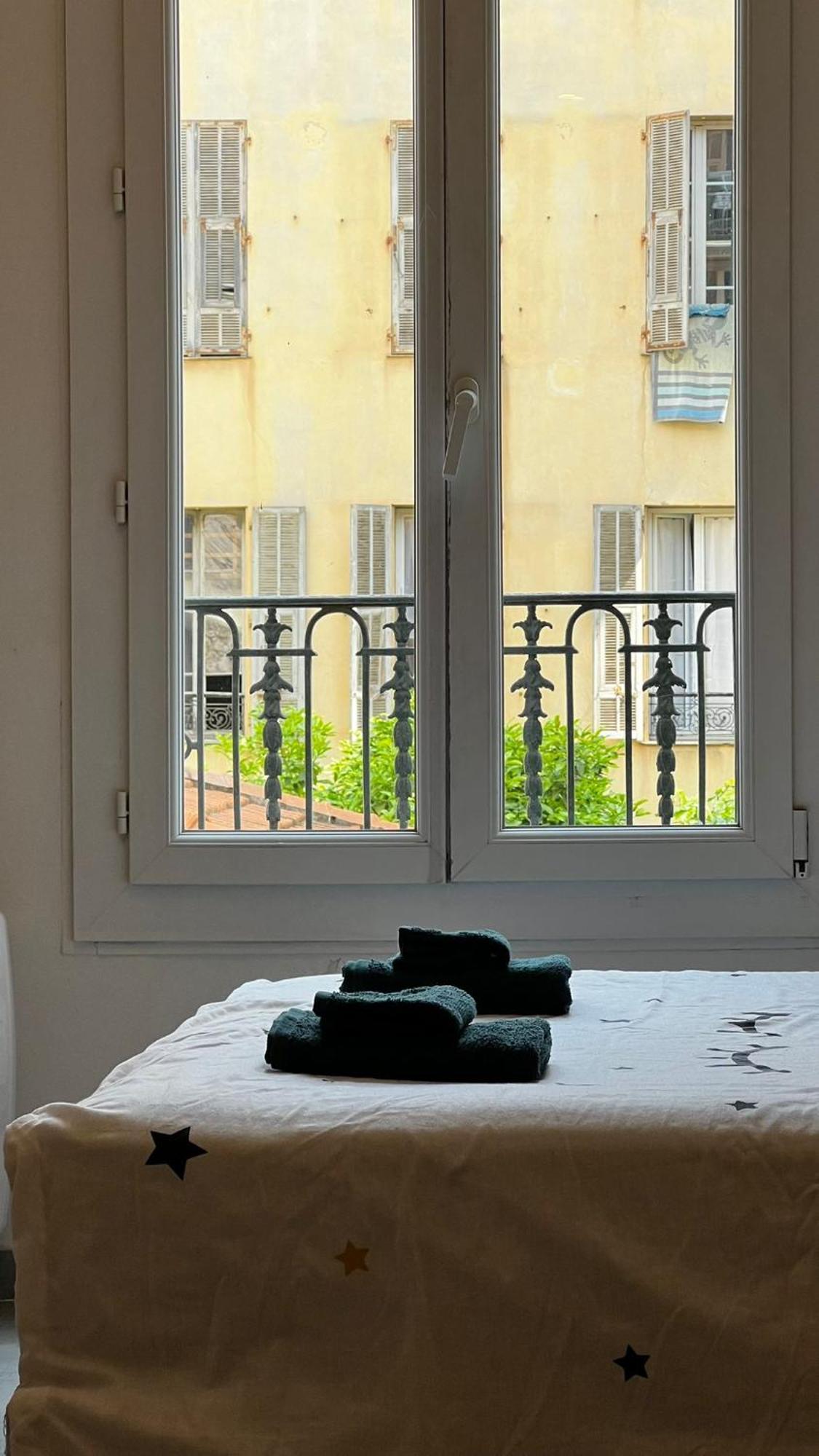 Apartment One Bedroom Near Train Station