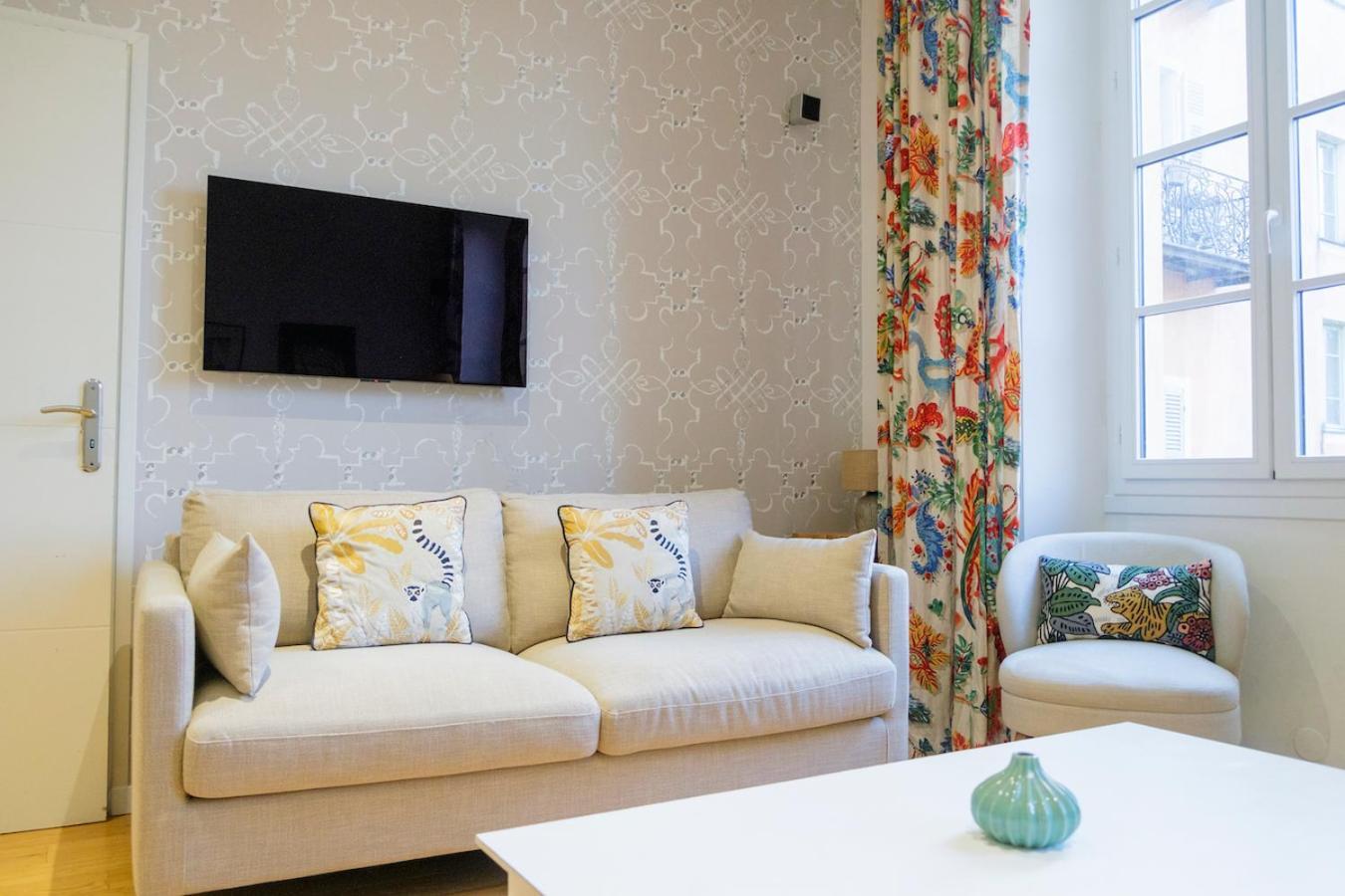 Apartment Beautiful Provencal Apartment, Fully Equipped, 300m Away - Fontaine 3 *