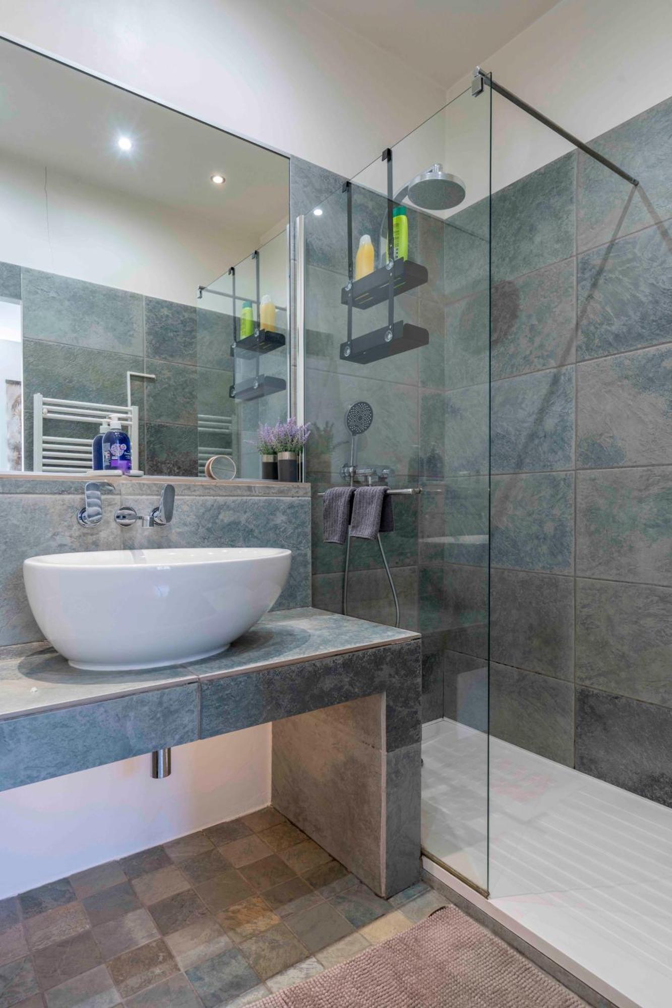 Beautiful Provencal Apartment, Fully Equipped, 300m Away - Fontaine 3