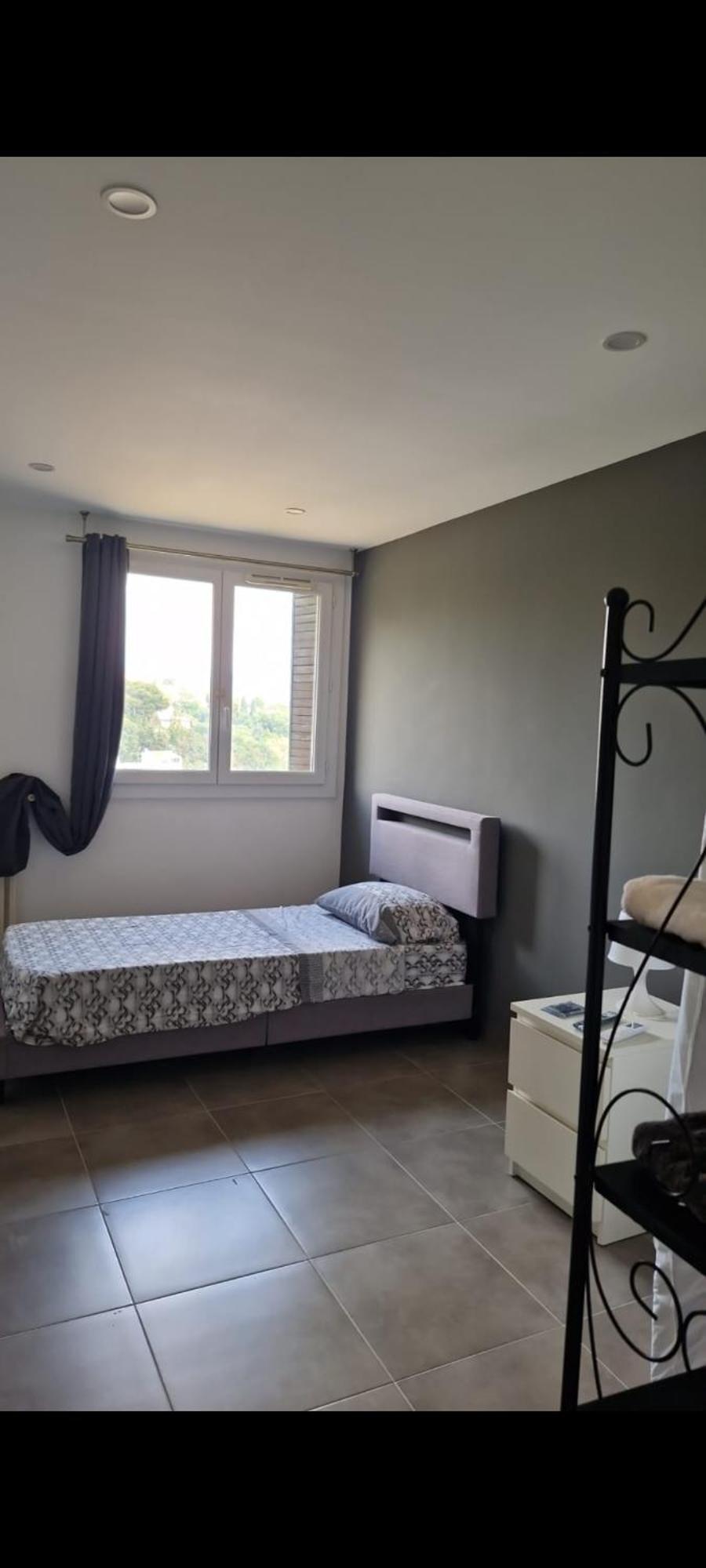 Bed & Breakfast Privative Renove 2024, Climatisation, Tramway Sur Place , 12 Min Centre, 16 Min Plage, Apercu Lateral Mer, 2 Wc Avec 2 Salle De Bain, Private Renovated 2024, Air-conditioned , Tram On Spot, 2 Toilets And 2 Bathrooms *