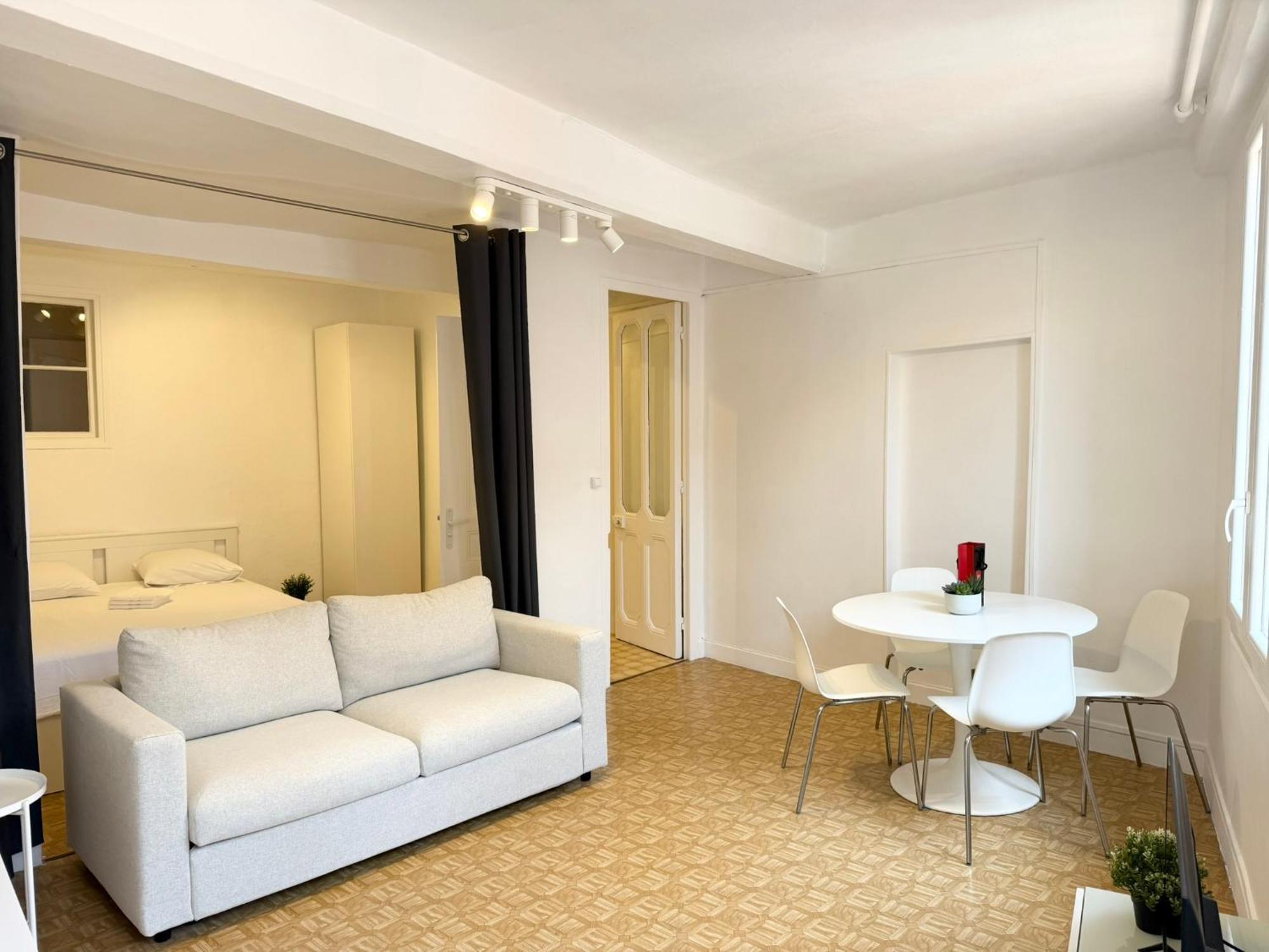 2 Pieces Proche Apartment *