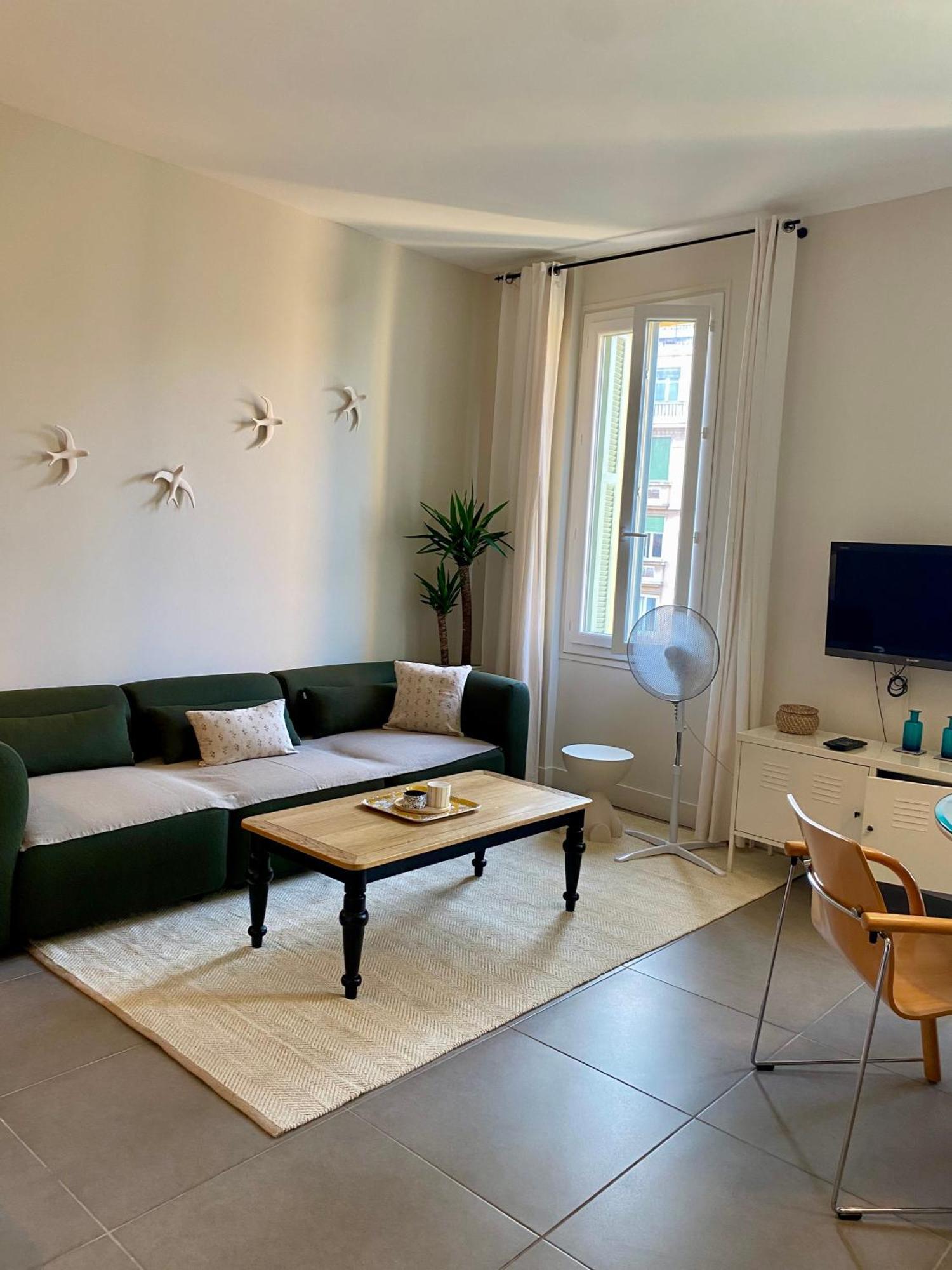 Apartment 2 Climatisees Au Carre D Or A 5 Min Des Plages Et De La Promenade Des Dans Un Environnement Calme Nice