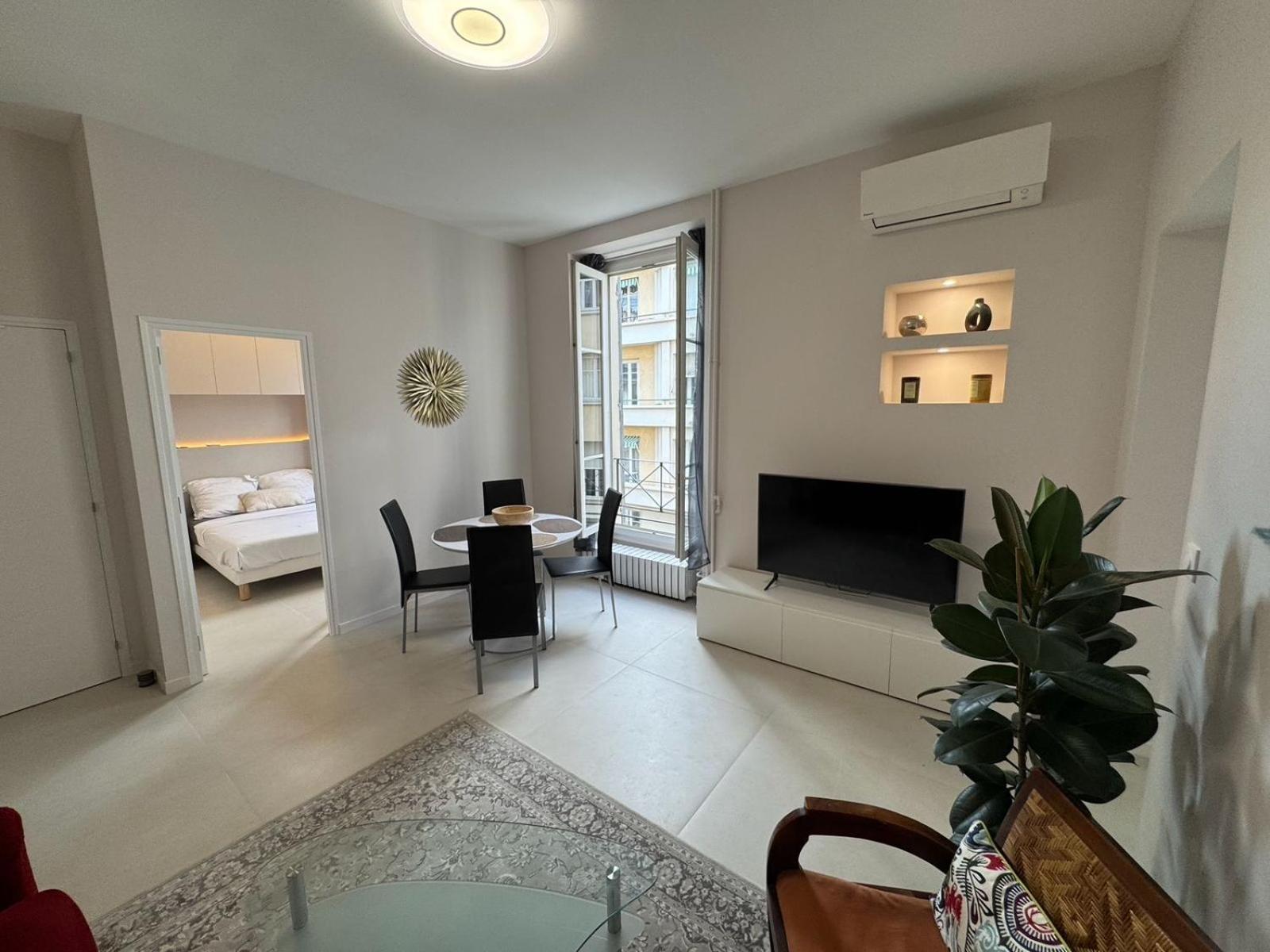 Ambassador Promenade ! Apartment *