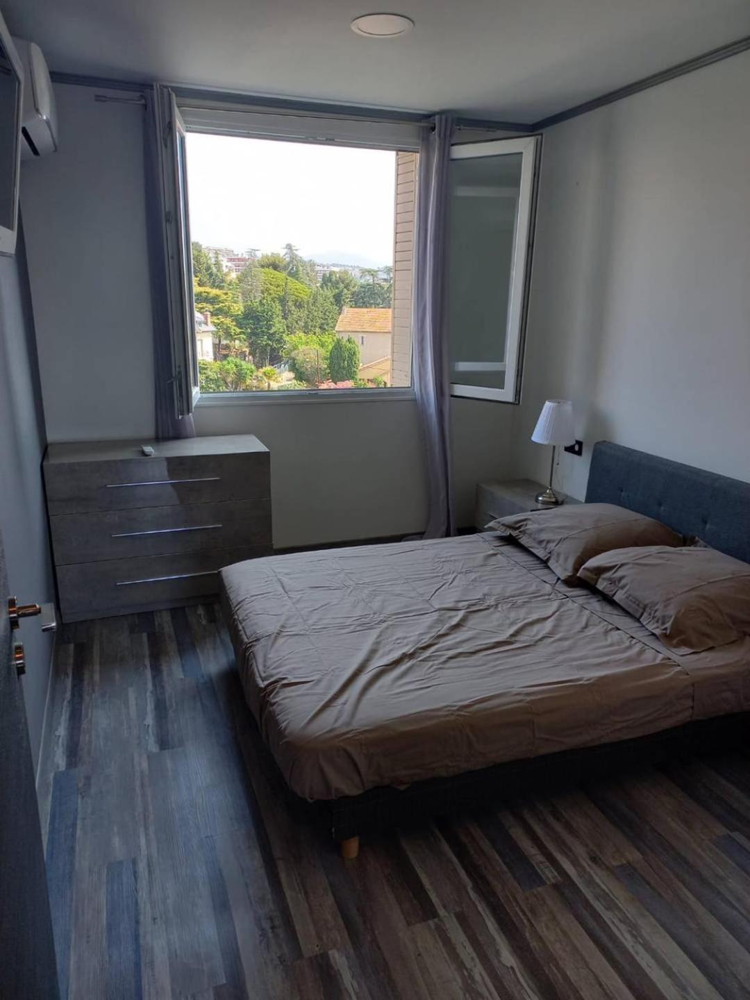 Signature Caucade * Nice