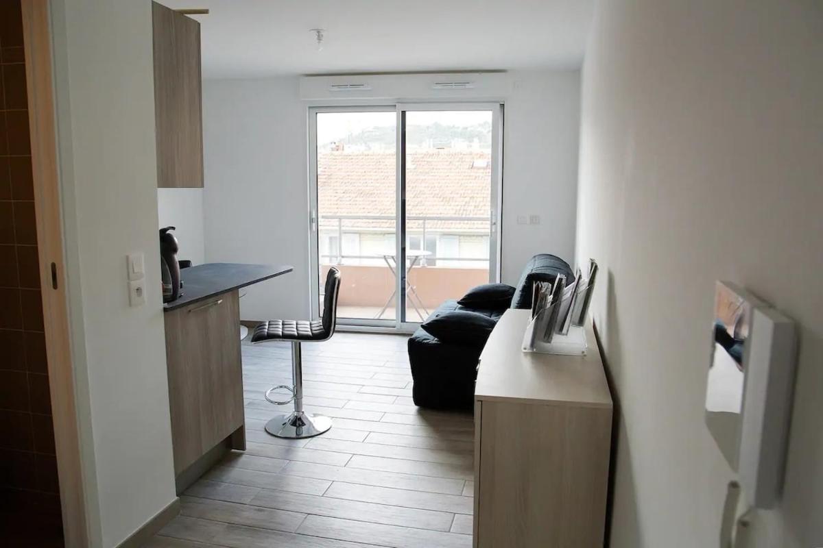 Apartment Climatise Au Calme, Mezzanine Et Balcon *