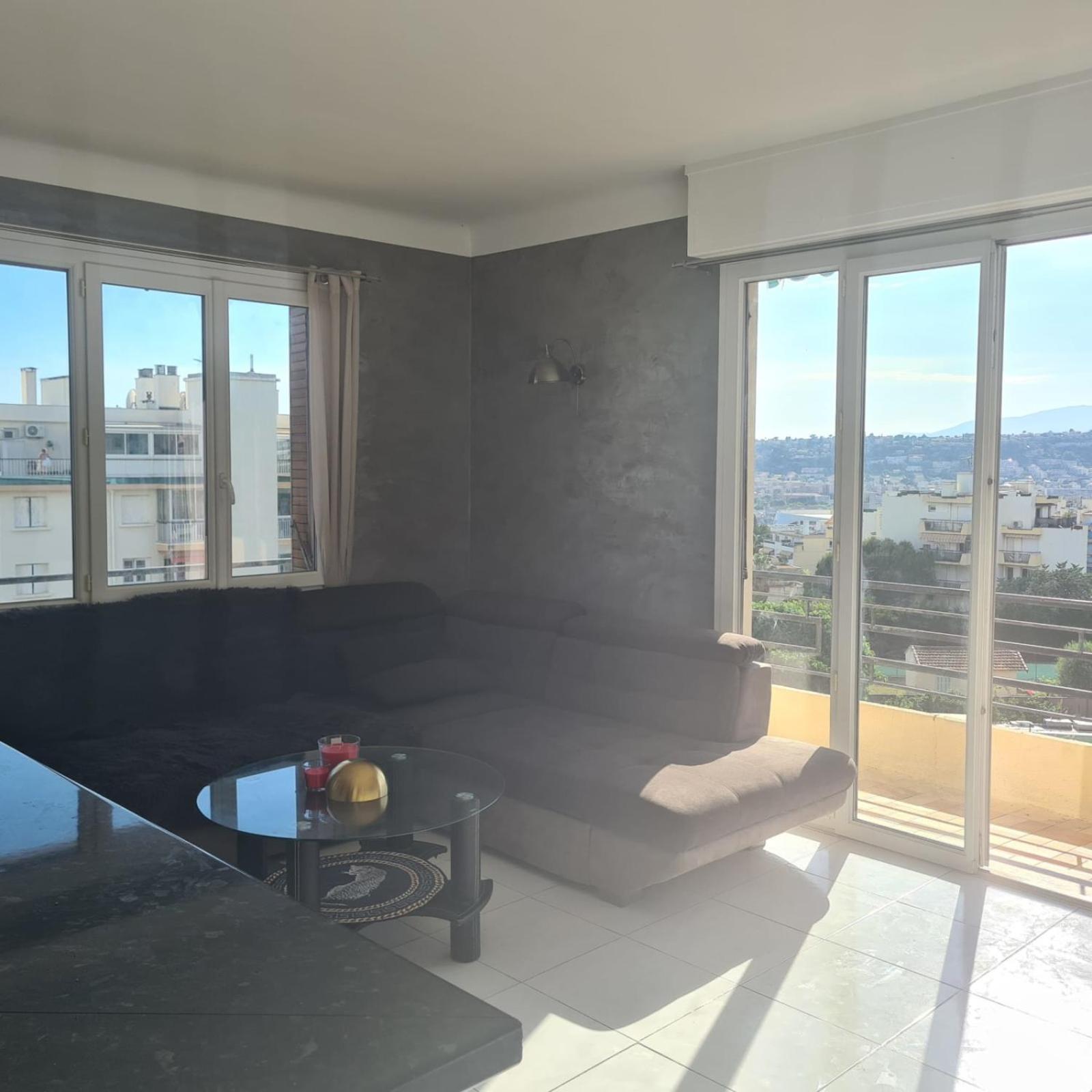 For 4 With Balcony - Near Park Apartment Nice
