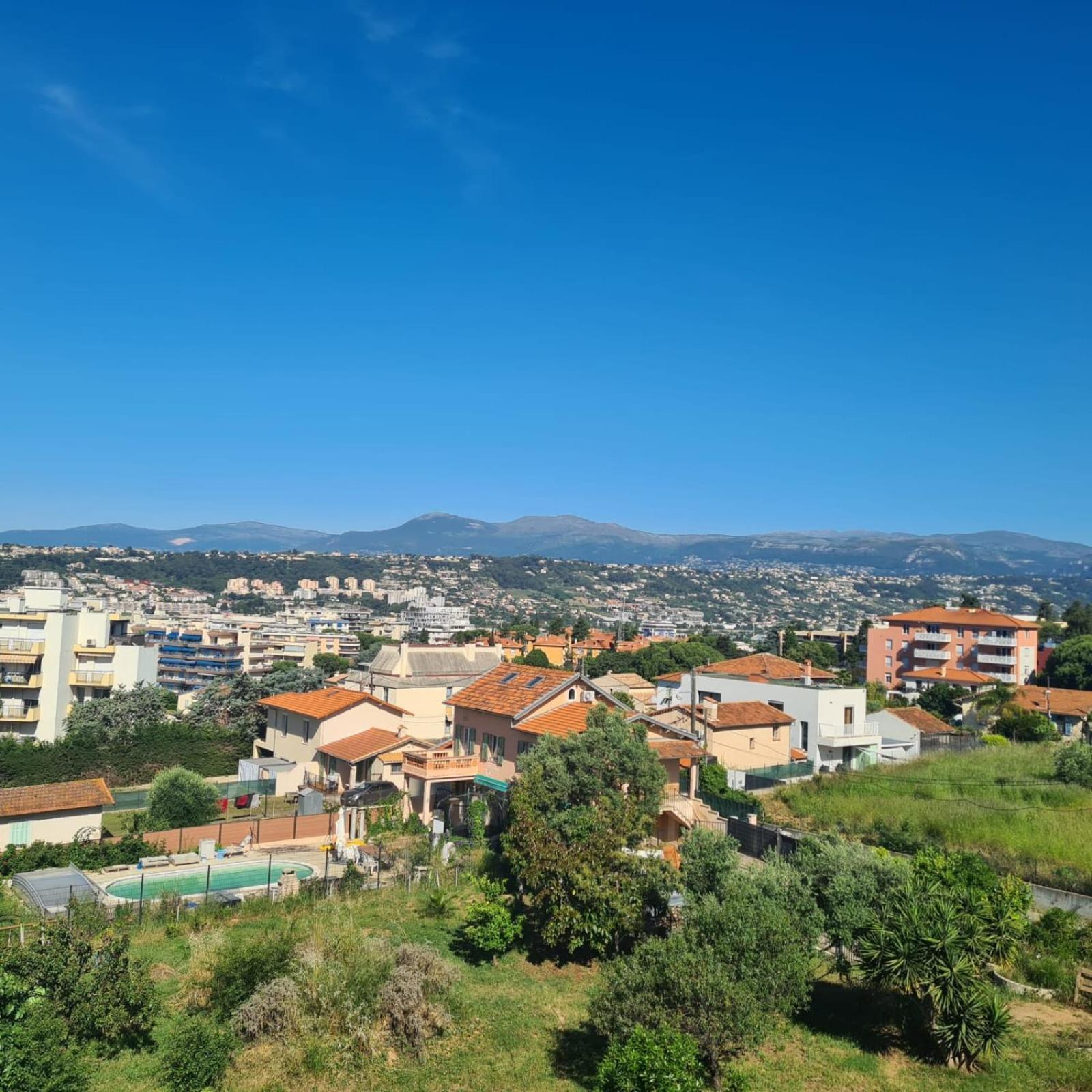 Apartment For 4 With Balcony - Near Park Nice
