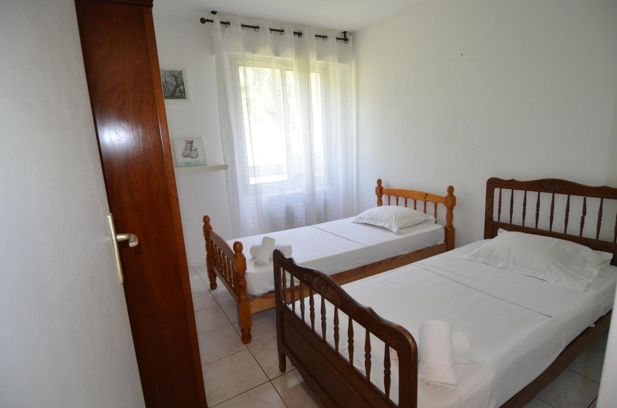 Plein Ciel - 5 Personnes Avec Piscine Sur La Corniche Fleurie A Apartment