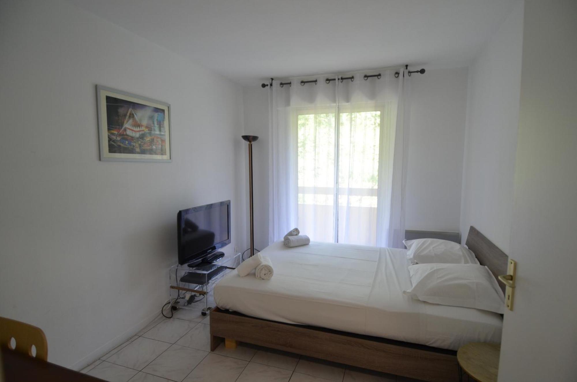 Apartment Plein Ciel - 5 Personnes Avec Piscine Sur La Corniche Fleurie A *