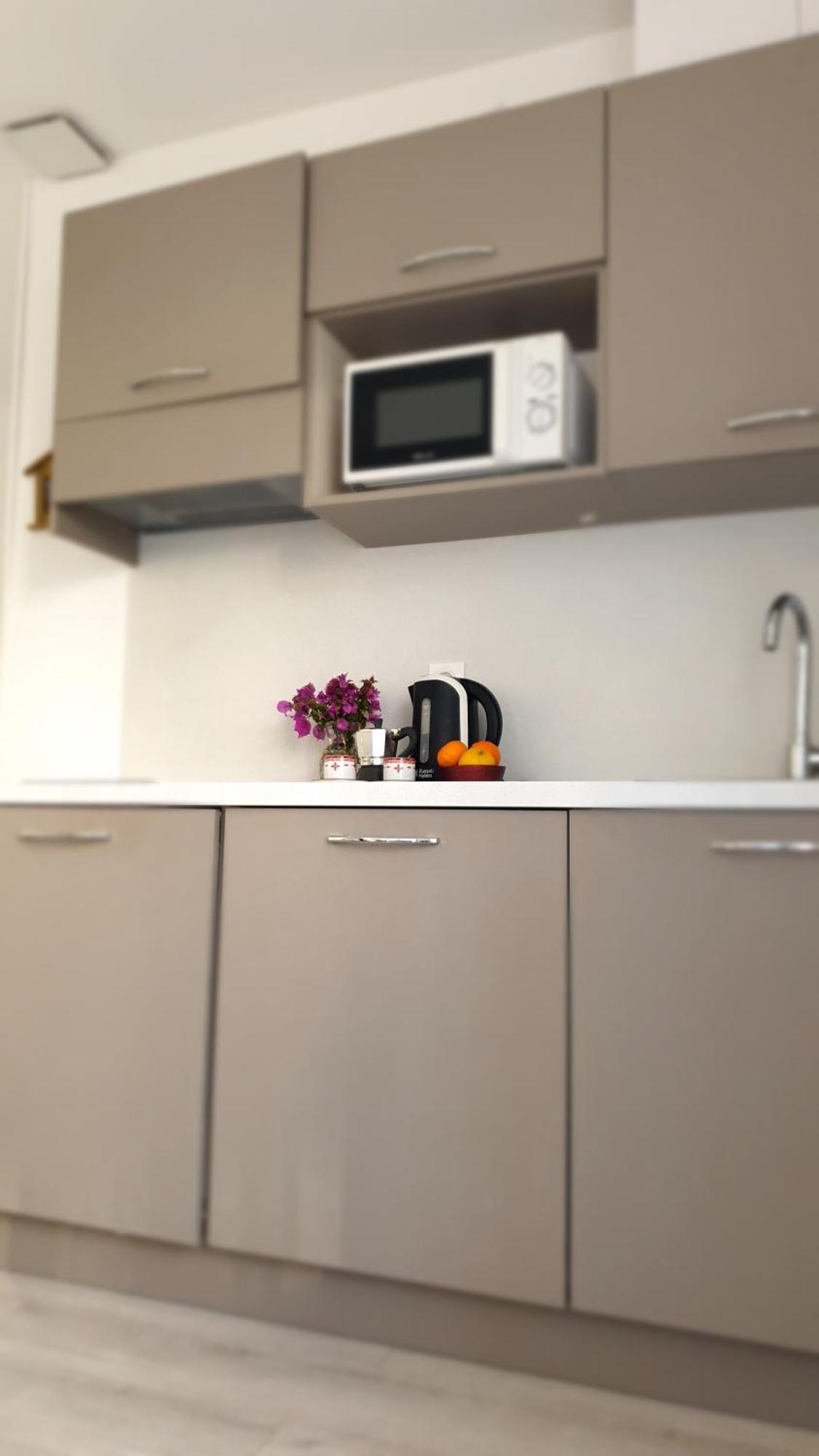 Seaside Place,1 Min To The Beach, Wi Fi, Parking * Nice