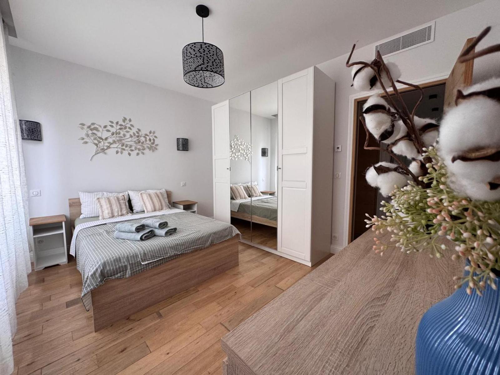 Oscar Apartment