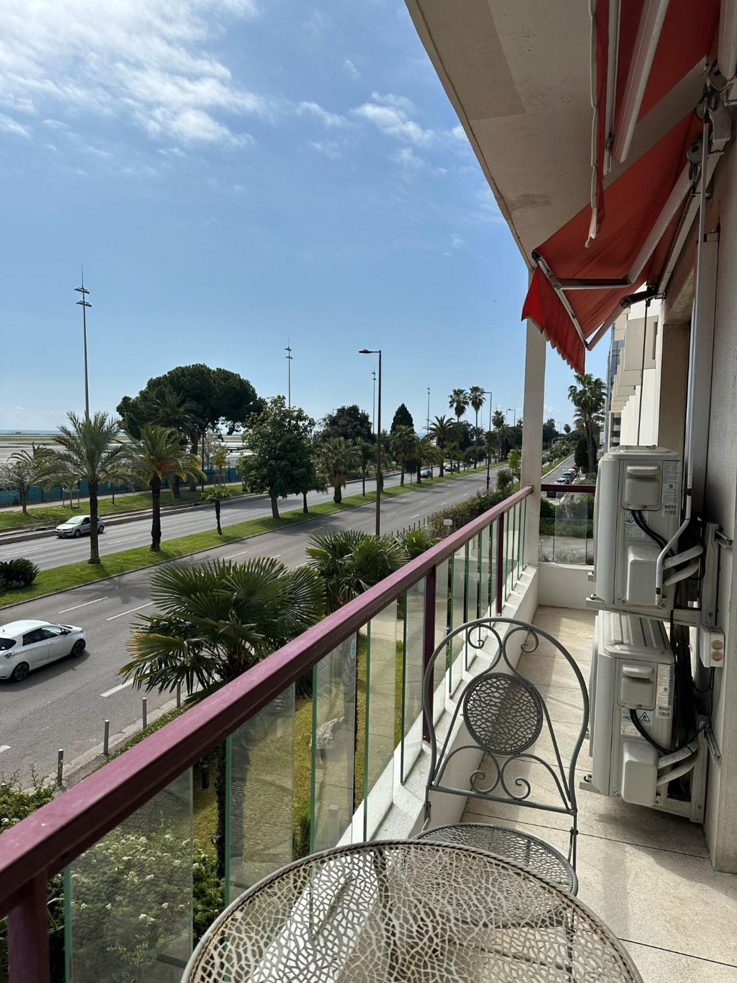 2 Bedroom Ocean View Apartment Nice