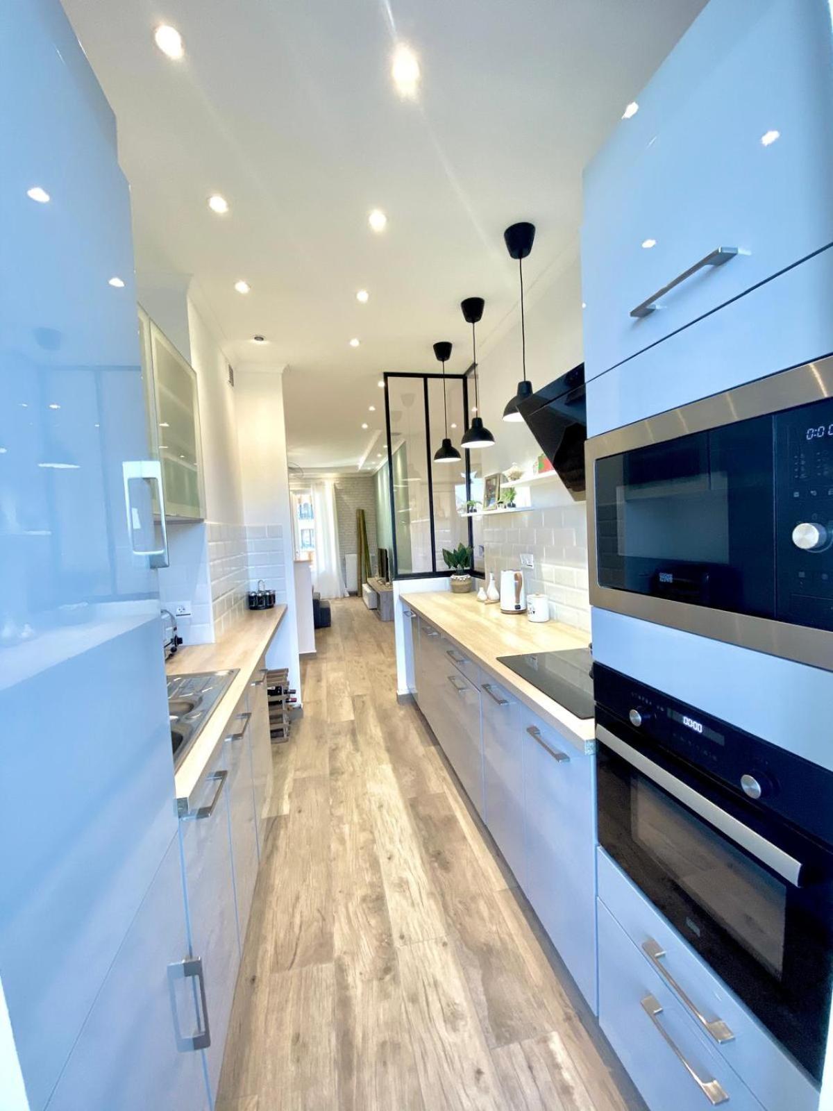 Near Port & - Private Parking & Breakfast - Full Apartment *