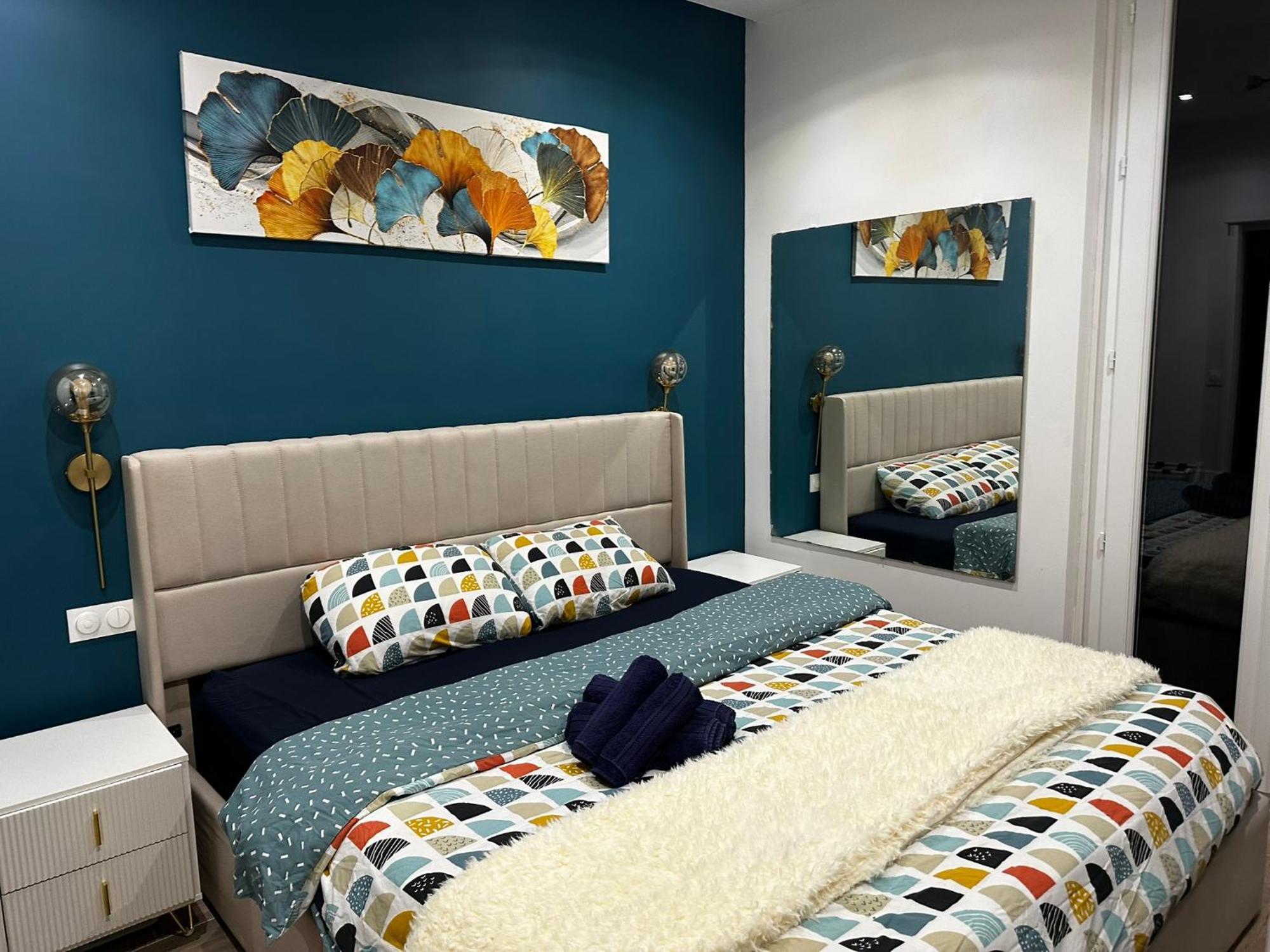 Chic Renovated 2 Bedroom Entire Or Only Private In Liberation In With Garage On Demand, Ac, Wi-fi And Tram Access * Nice