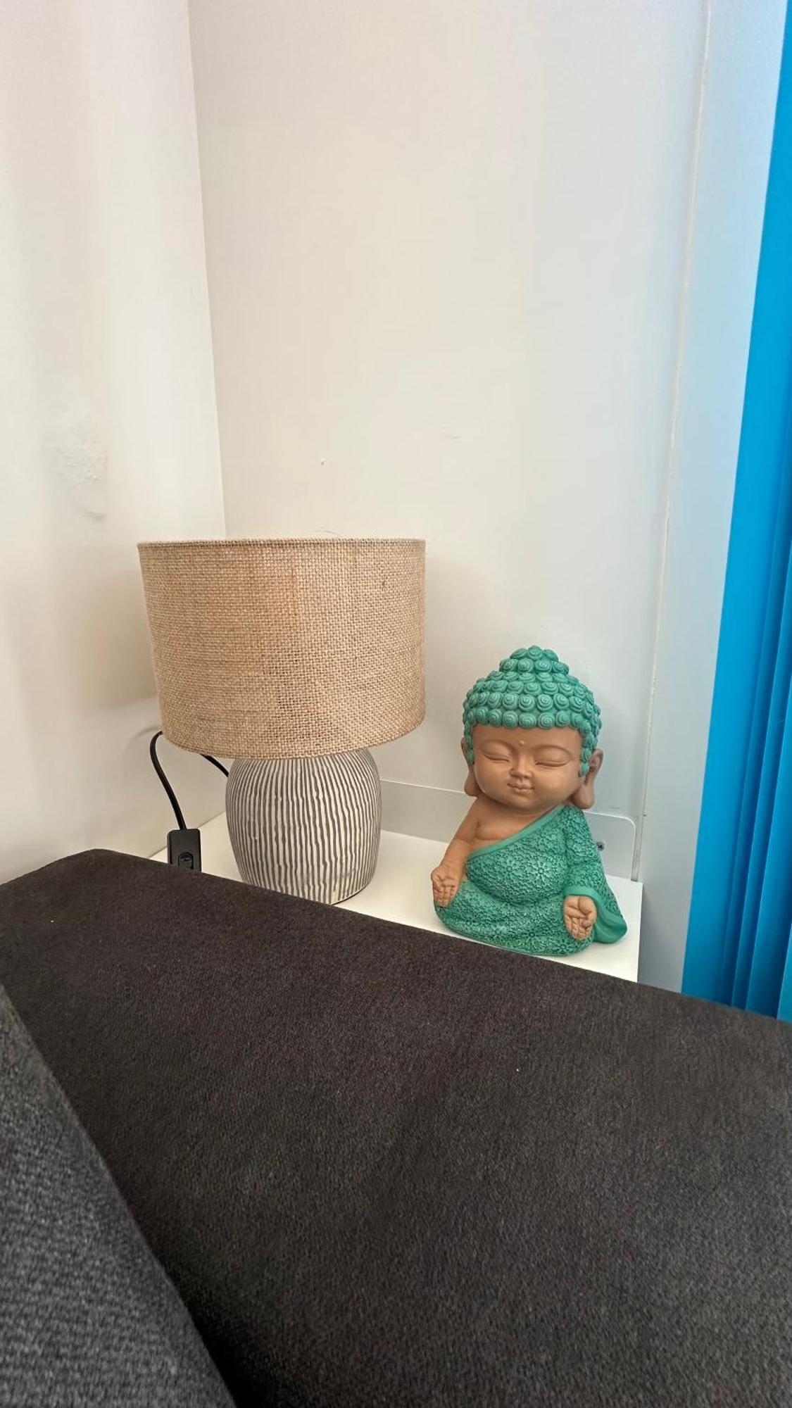 Carre D Or Face A La