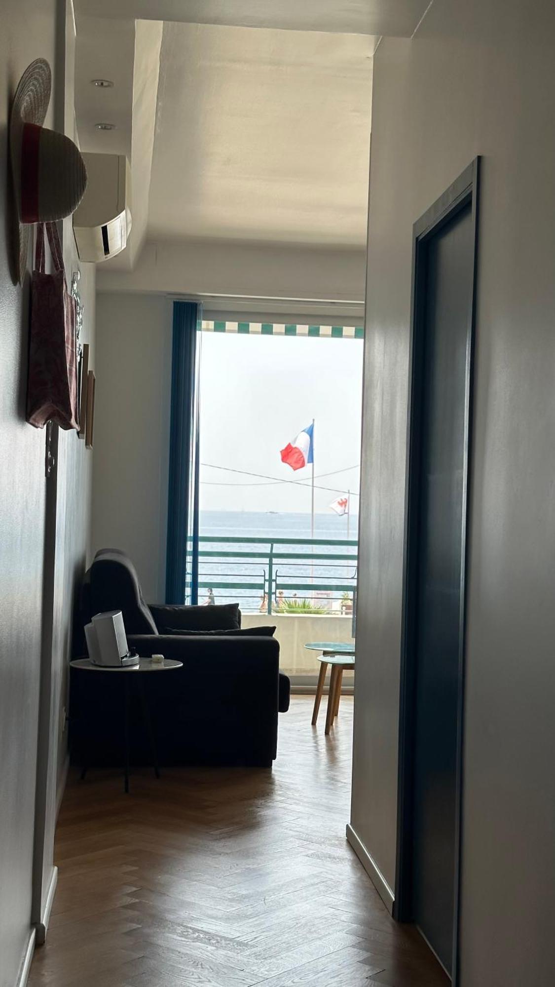 Carre D Or Face A La Apartment