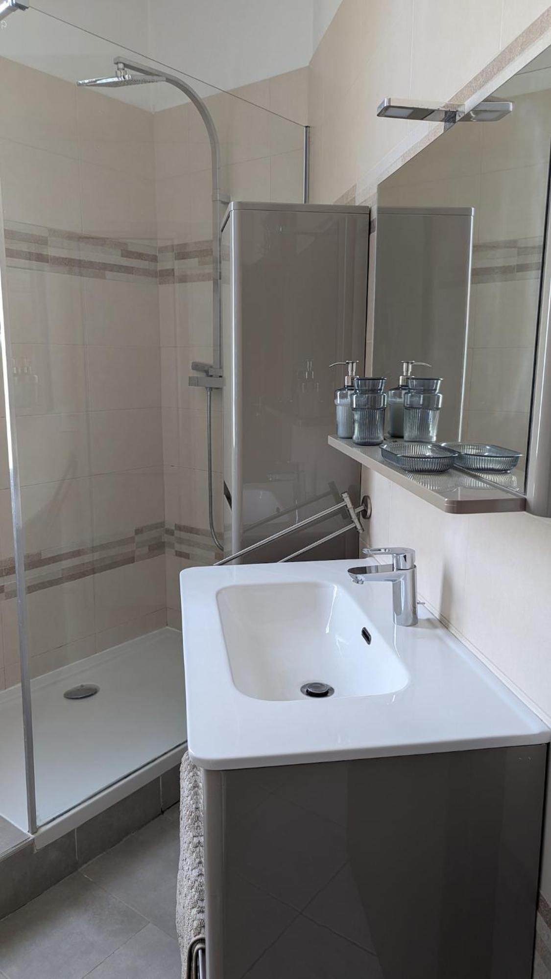 - - Quartier Du Port Apartment *