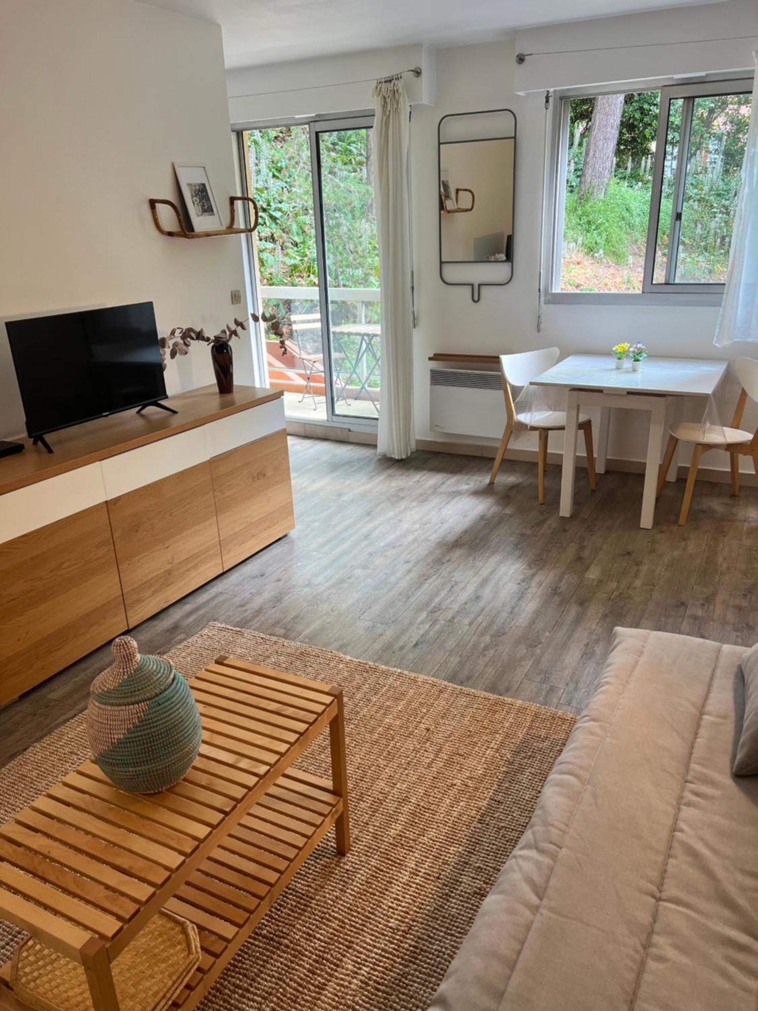 Avec Piscine A * Nice