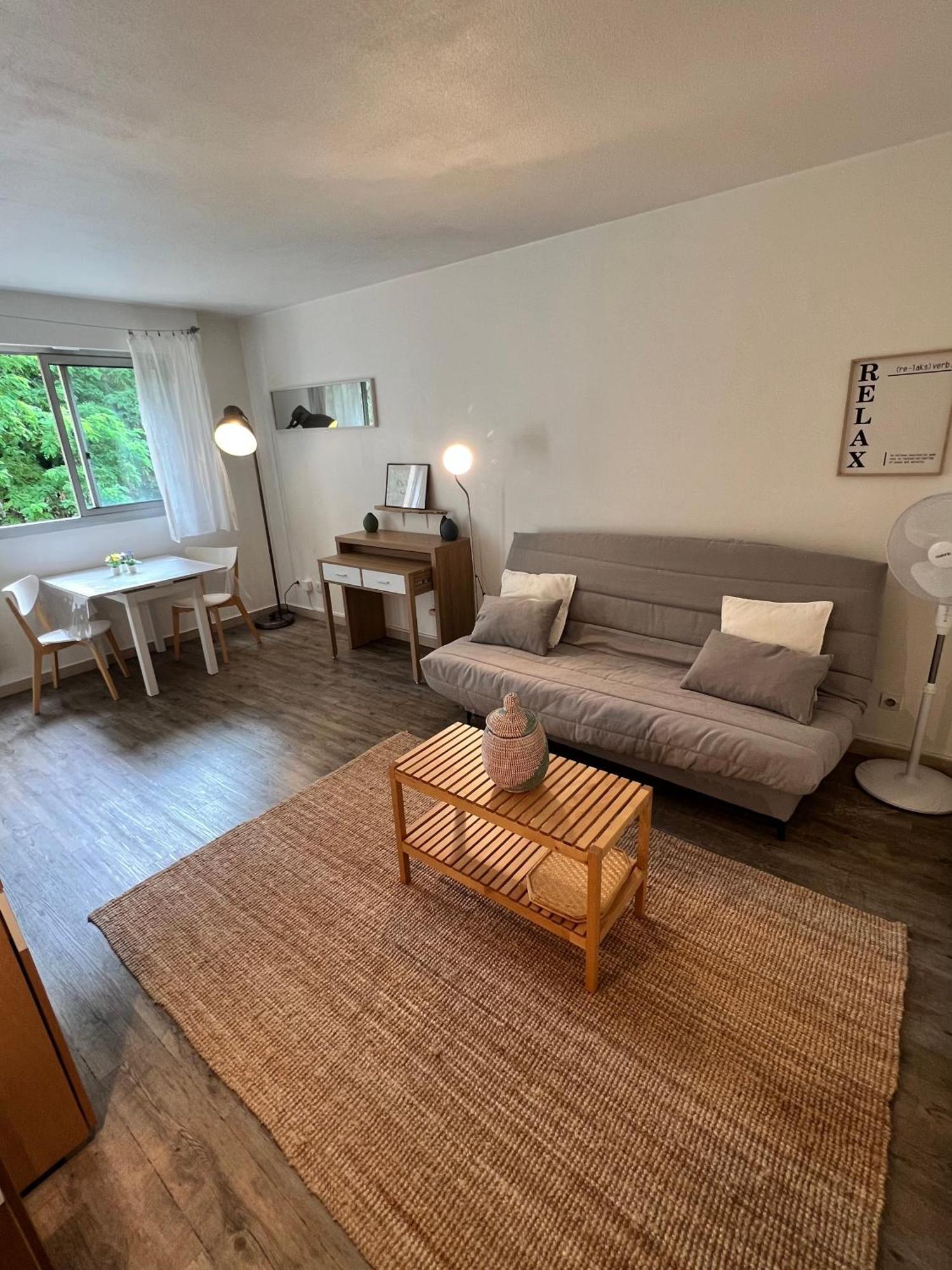 Apartment Avec Piscine A