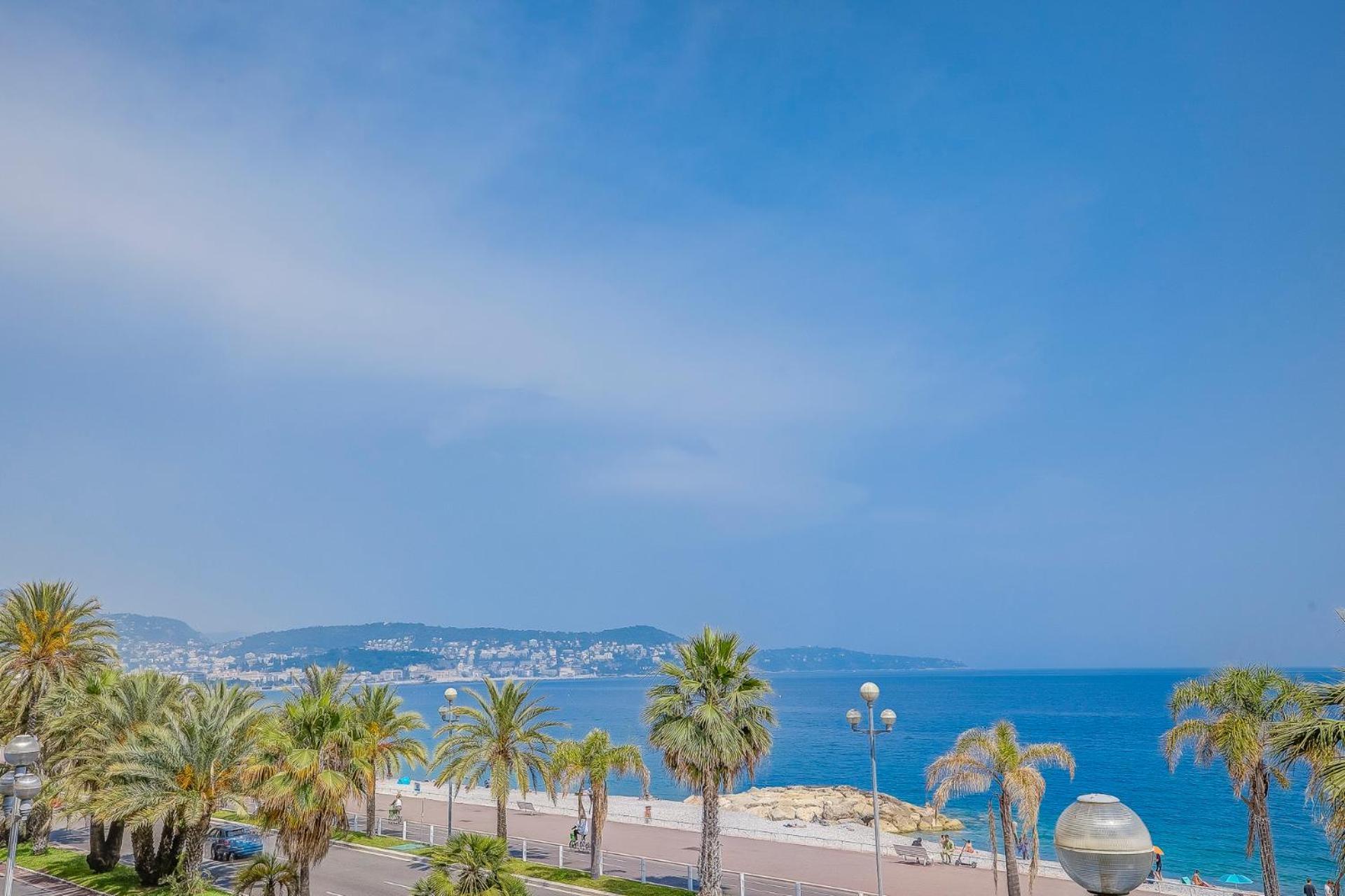 Apartment With Sea View On Promenade Nice