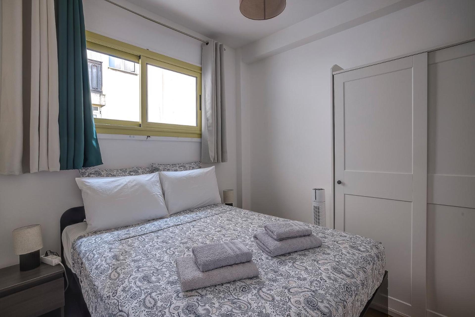 Apartment With Sea View On Promenade Nice
