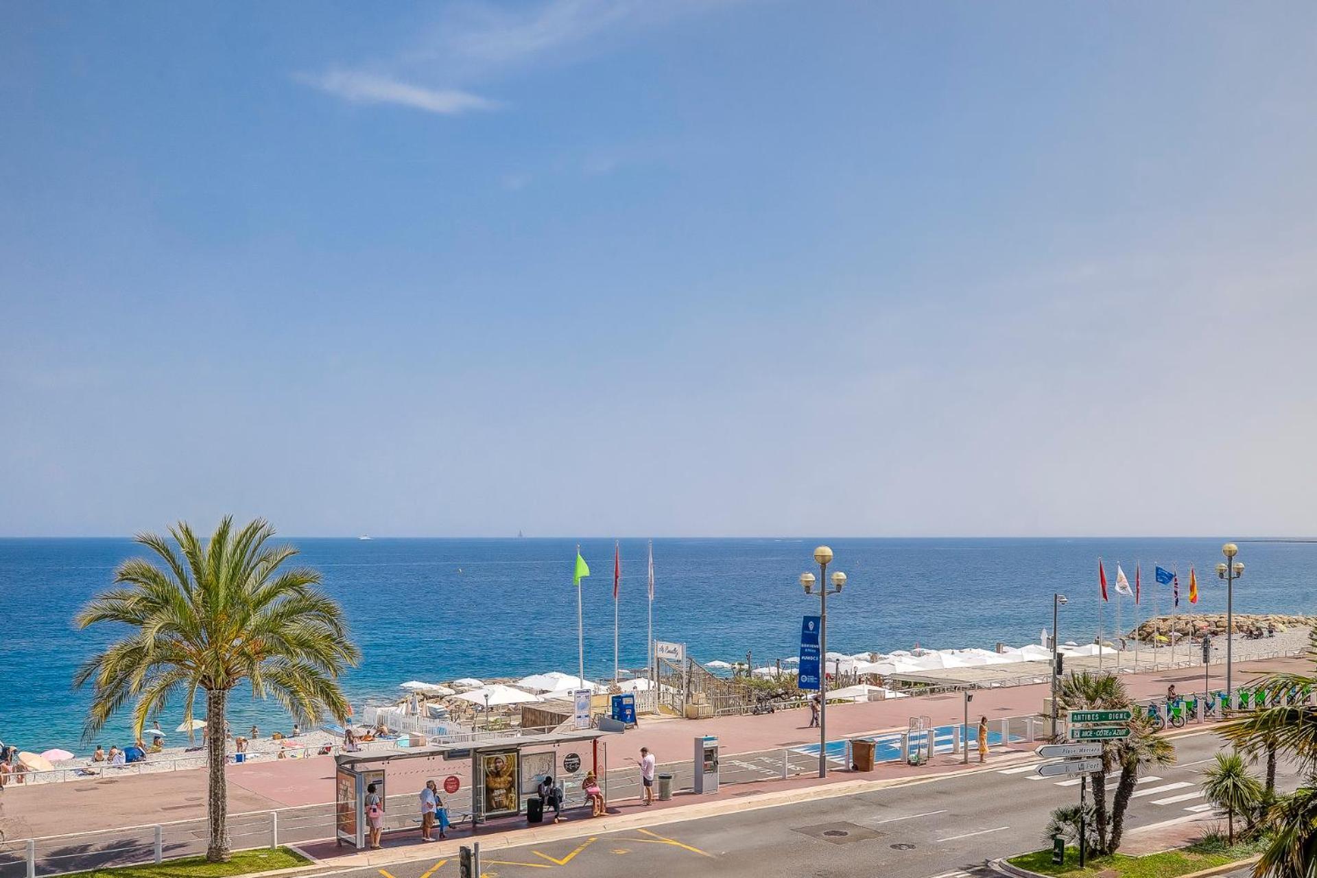 Apartment With Sea View On Promenade Nice