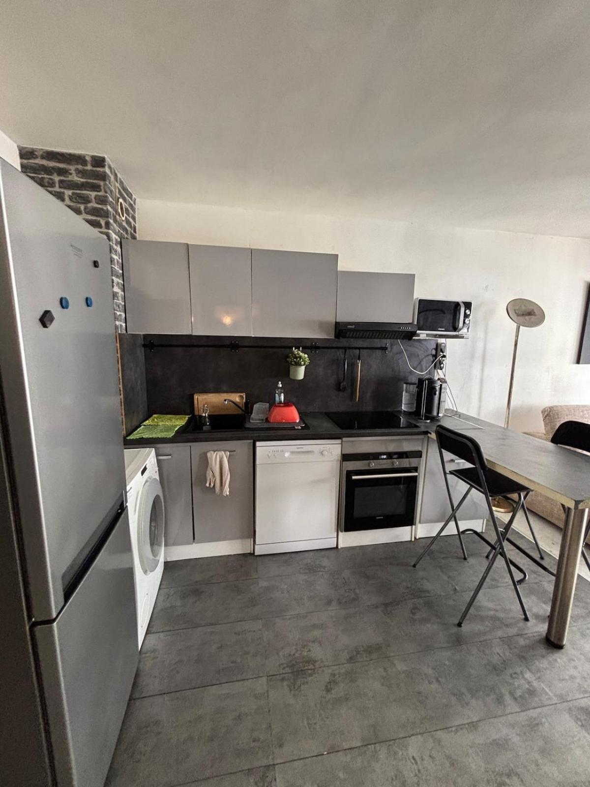 2 Piece A 2min De La Apartment *