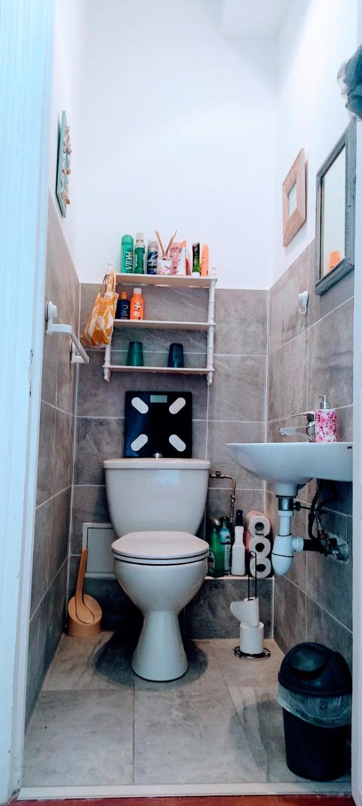 Guest Bedroom In Private Home, Quiet, Elegant, 10 Mins To Beach, 1 Triple And 1 Double Bedrooms Nice