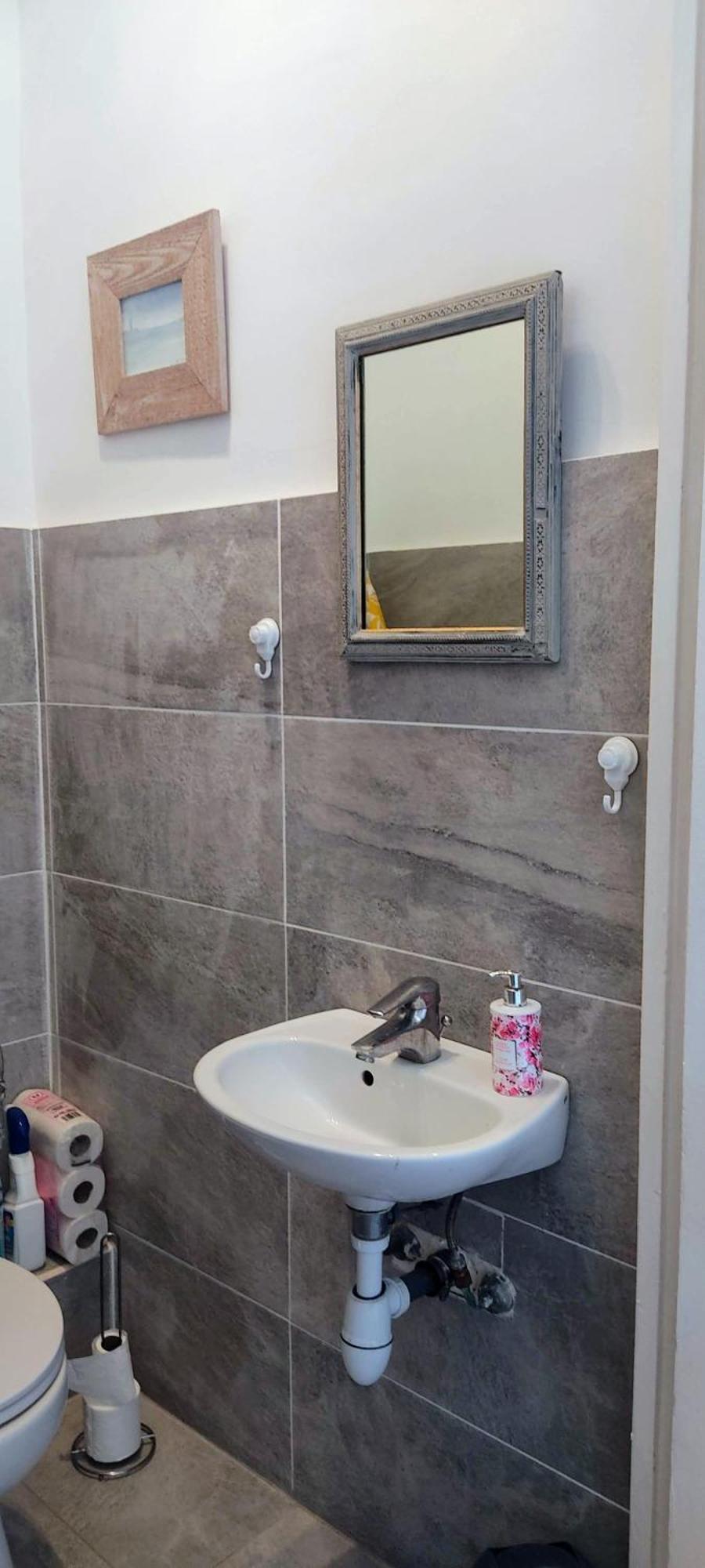 Guest Bedroom In Private Home, Quiet, Elegant, 10 Mins To Beach, 1 Triple And 1 Double Bedrooms Homestay