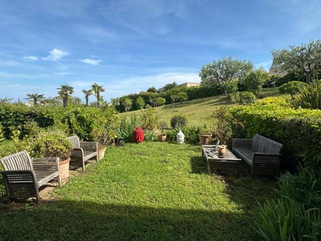 Apartment Spacieux Appartement, Jardin, Vue Mer, Calme Nice