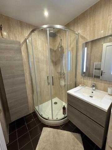 Apartment Spacieux Appartement, Jardin, Vue Mer, Calme *